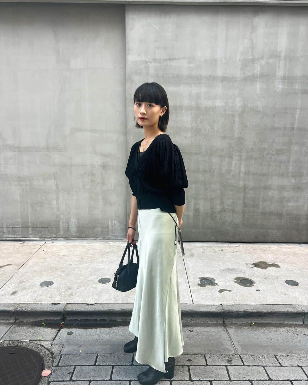 山木コハルのインスタグラム：「最近の私です🤍🎀  今年の秋冬の目標は 女性らしいかわいい服を着るです🫶」