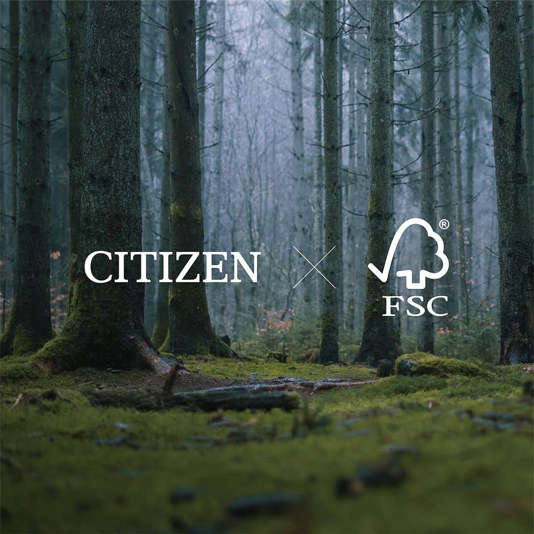 CITIZEN（シチズン時計）のインスタグラム：「次の世代に、豊かな森を受け継いでいくために。  「森林認証制度（FSC®認証）」は適切に管理された森林からの木材や再生資源などからつくられた製品を目に見える形で消費者に届け、それにより経済的利益を生産者に還元する仕組みです。  FSC®認証を受けた紙を選ぶことは、適切な森林管理を行う林業者や地域のサポートになり、やがてCO2吸収に大きな役割を果たす森林の保全にもつながります。シチズンは2022年10月から順次、FSC®認証紙製のボックスに切り替えてきました。  持続可能な未来へのアクションを、消費者の皆さまと一緒に。小さな一歩かもしれませんが、皆さまと手を取り合い、次の世代に豊かな時間をつなげていく……それが私たちの切実なる願いです。  #citizen #citizenwatch #betterstartsnow #FSC #持続可能な未来 #forestsforallforever #次の世代に豊かな時間をつなげていく #Craftinganewtomorrow #sustainability #サステナウィーク」