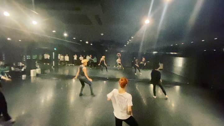 黒須洋壬のインスタグラム：「黒須洋嗣 JAZZ CLASS 2023.Sep.28 @danceworks_jpn  @xross   #硝子窓 #kingnu #dance  #jazzdance  #tokyo #japan」