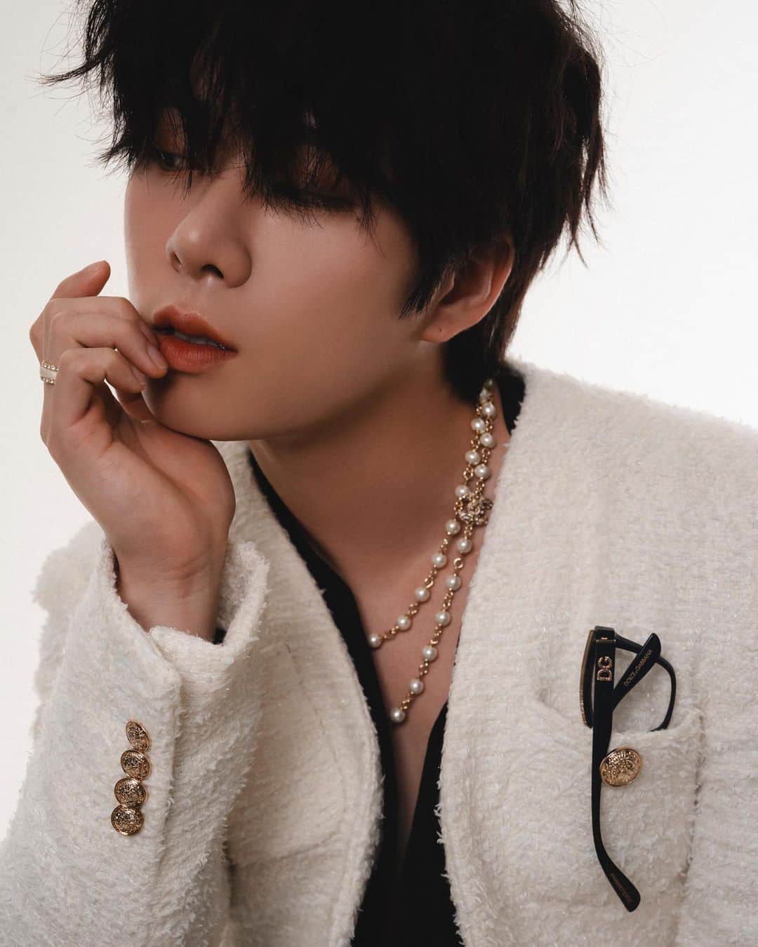 ピョン・ヒョンミンさんのインスタグラム写真 - (ピョン・ヒョンミンInstagram)「✨✨✨  Photographer @_photobyharu  Hair @rollingjay_siwon__men  Hair assistant @space___jjjj  Makeup @rollingjay_yeonzi stylist @sensyal  🕴🏻 #lemetque #grandius #marineserre」9月28日 18時15分 - bhm__99