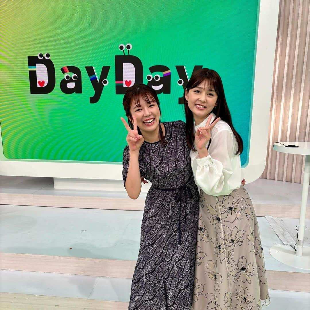 佐藤梨那さんのインスタグラム写真 - (佐藤梨那Instagram)「🟢　  DayDayは 初めてスタジオに…♪  いつもナレーションだけだから スタジオで一緒に撮れたのは 初めてでした♪  いい写真🫶🍀  #黒田みゆ #DayDay  👗 #naracamicie #noela」9月28日 18時21分 - sato_lina