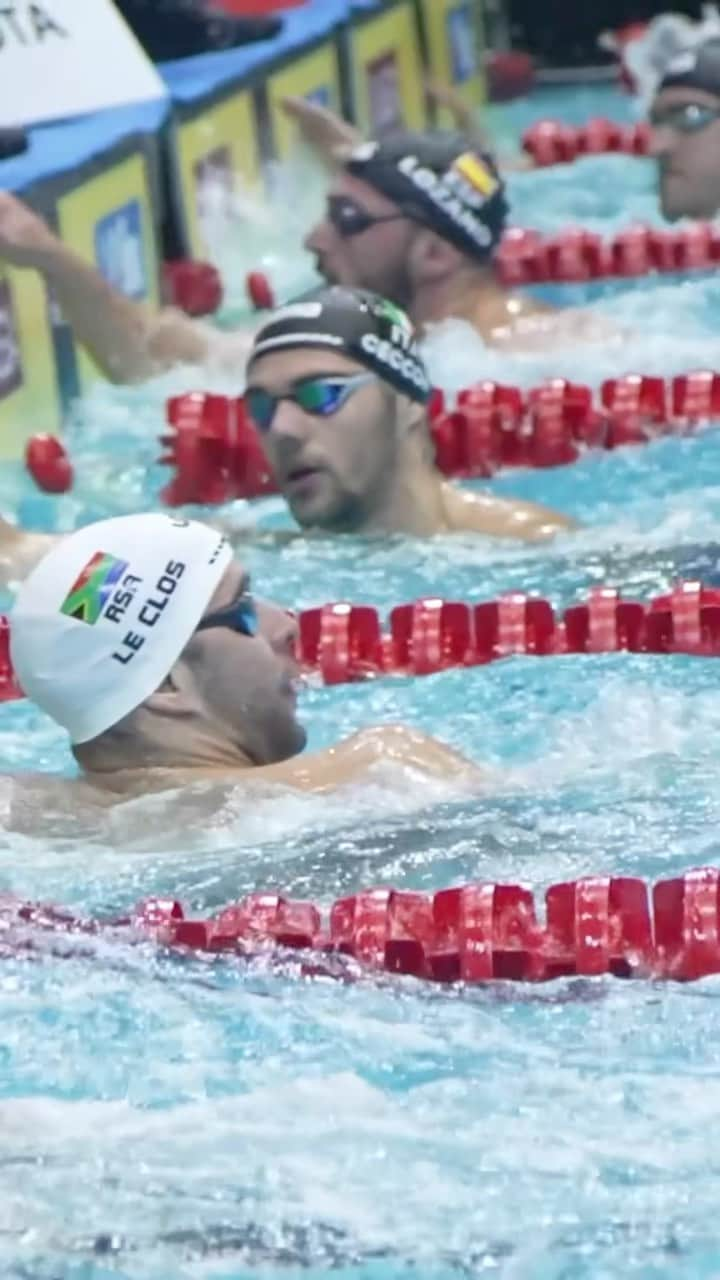 チャド・ルクロのインスタグラム：「Who touched first? 😉 #SWC23 #swimming」