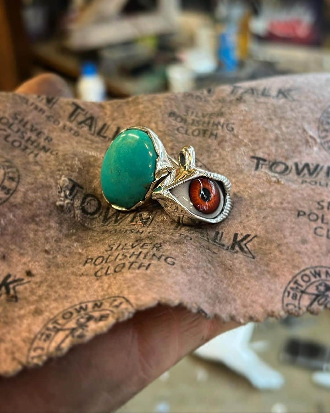 クレイジーピッグのインスタグラム：「Pick your stones and pick your eyes in store at CPD London #turquoise #gem #silver #eye #eyelashes #jewellery #handmade #metal #925」