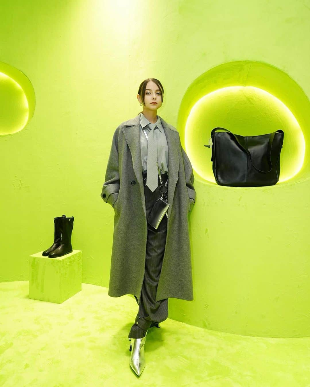 嵐莉菜さんのインスタグラム写真 - (嵐莉菜Instagram)「💚MAISON SPECIAL x ZARA 💚  ZARA銀座店での、コレクションの世界観を表現した緑色でふわふわの床や壁紙が、お洋服たちの魅力をより引き立てていて、素敵な空間でした🤍🍵  この時着ていたルックが、かっこよくて気に入り😚🩶 福士リナさんにも会えて嬉しかったです✨🫶🥹  @ZARA @maisonspecial_women @maisonspecial_men #ZARA #ザラ  #MAISONSPECIALxZARA #メゾンスペシャルxザラ」9月28日 18時32分 - lina_arashi