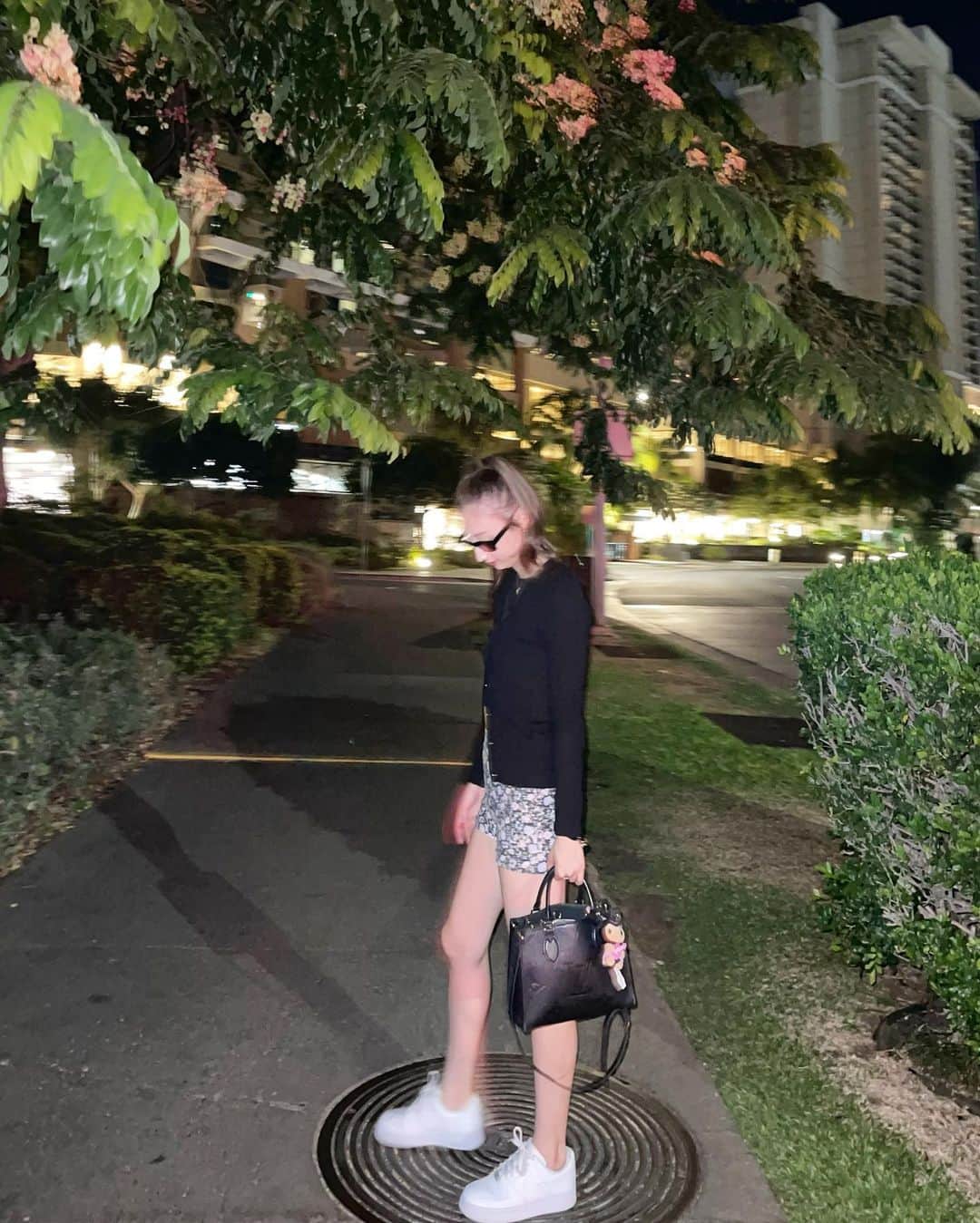 田代ひかりのインスタグラム：「人生2回目ハワイ🌈  前は高校の修学旅行で来てちょっと懐かしい気分にもなったり💭  夜は少し肌寒い🦎」