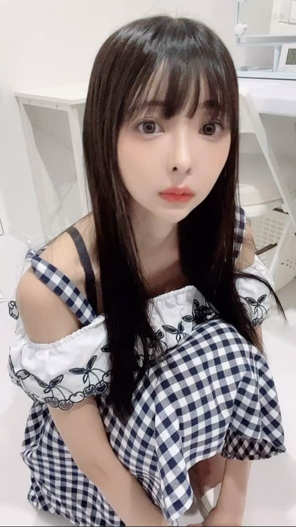 東堂とものインスタグラム：「♡••┈┈┈┈┈┈┈┈┈┈••♡⠀ #instagravure ⠀ #グラビアモデル ⠀ #photo ⠀ #gravure ⠀ #インスタグラビア ⠀ #グラドル ⠀ #グラビア撮影⠀ #idol⠀ #instagood⠀ #japanesekawaii ⠀ #japaneseidol ⠀ #selfie⠀ #model ⠀ #被写体モデル ⠀ #グラビアアイドル ⠀ #Instafollow ⠀ #picture⠀ #スレンダーボディ⠀ #asiangirl⠀」