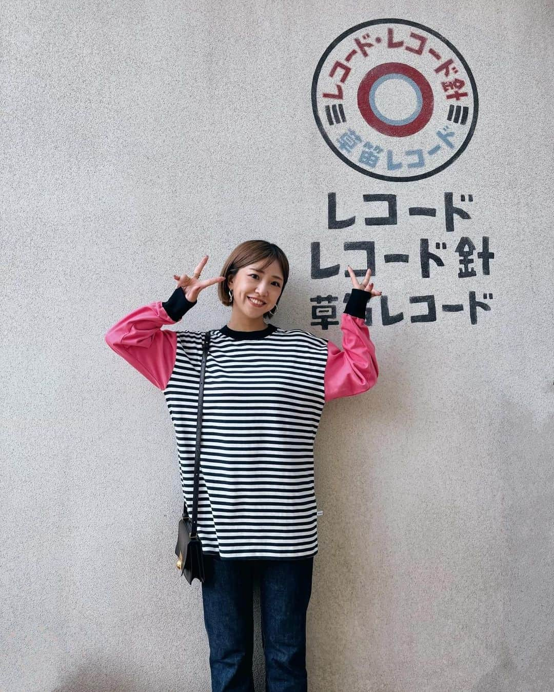 本橋優華さんのインスタグラム写真 - (本橋優華Instagram)「長袖はじめました☻໊  #ootd#longsleeve#border#pink#navy#denim#jeans#tuckshoptokyo#playwithuniform#unisex#tuckshop#parco#pr #秋服#タックショップ#ボーダートップス#デニムコーデ#草笛レコード」9月28日 18時46分 - uk_jp