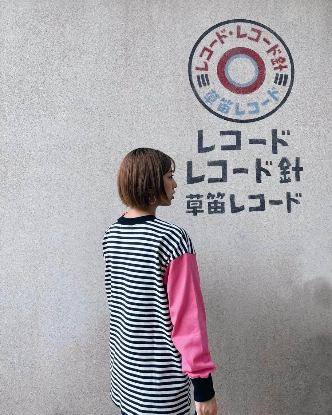 本橋優華さんのインスタグラム写真 - (本橋優華Instagram)「長袖はじめました☻໊  #ootd#longsleeve#border#pink#navy#denim#jeans#tuckshoptokyo#playwithuniform#unisex#tuckshop#parco#pr #秋服#タックショップ#ボーダートップス#デニムコーデ#草笛レコード」9月28日 18時46分 - uk_jp