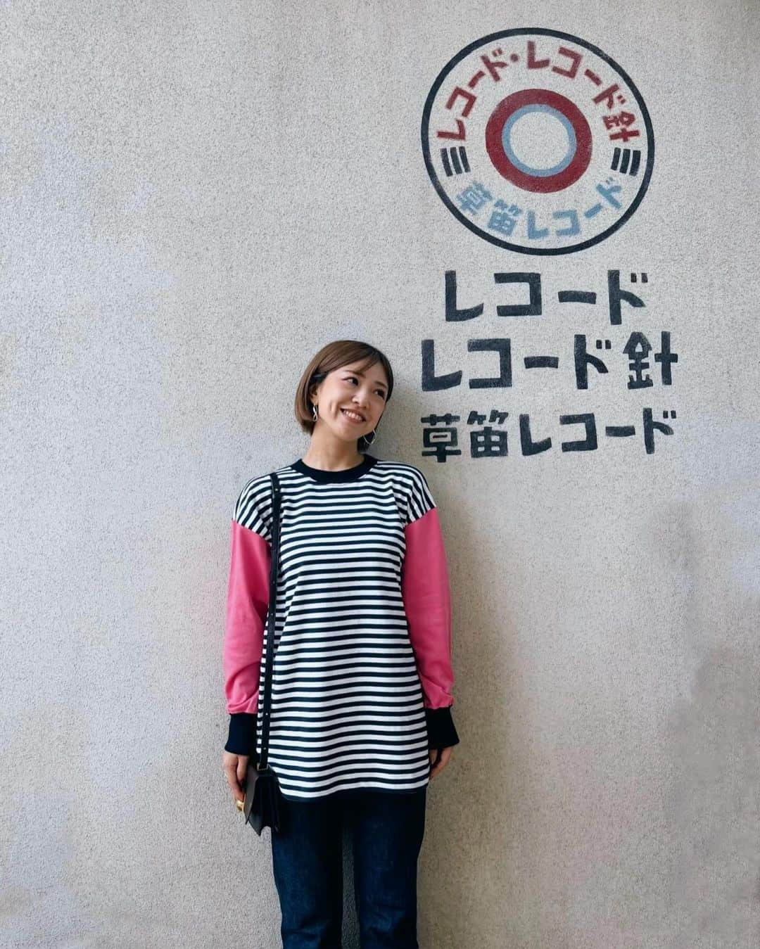 本橋優華のインスタグラム：「長袖はじめました☻໊  #ootd#longsleeve#border#pink#navy#denim#jeans#tuckshoptokyo#playwithuniform#unisex#tuckshop#parco#pr #秋服#タックショップ#ボーダートップス#デニムコーデ#草笛レコード」