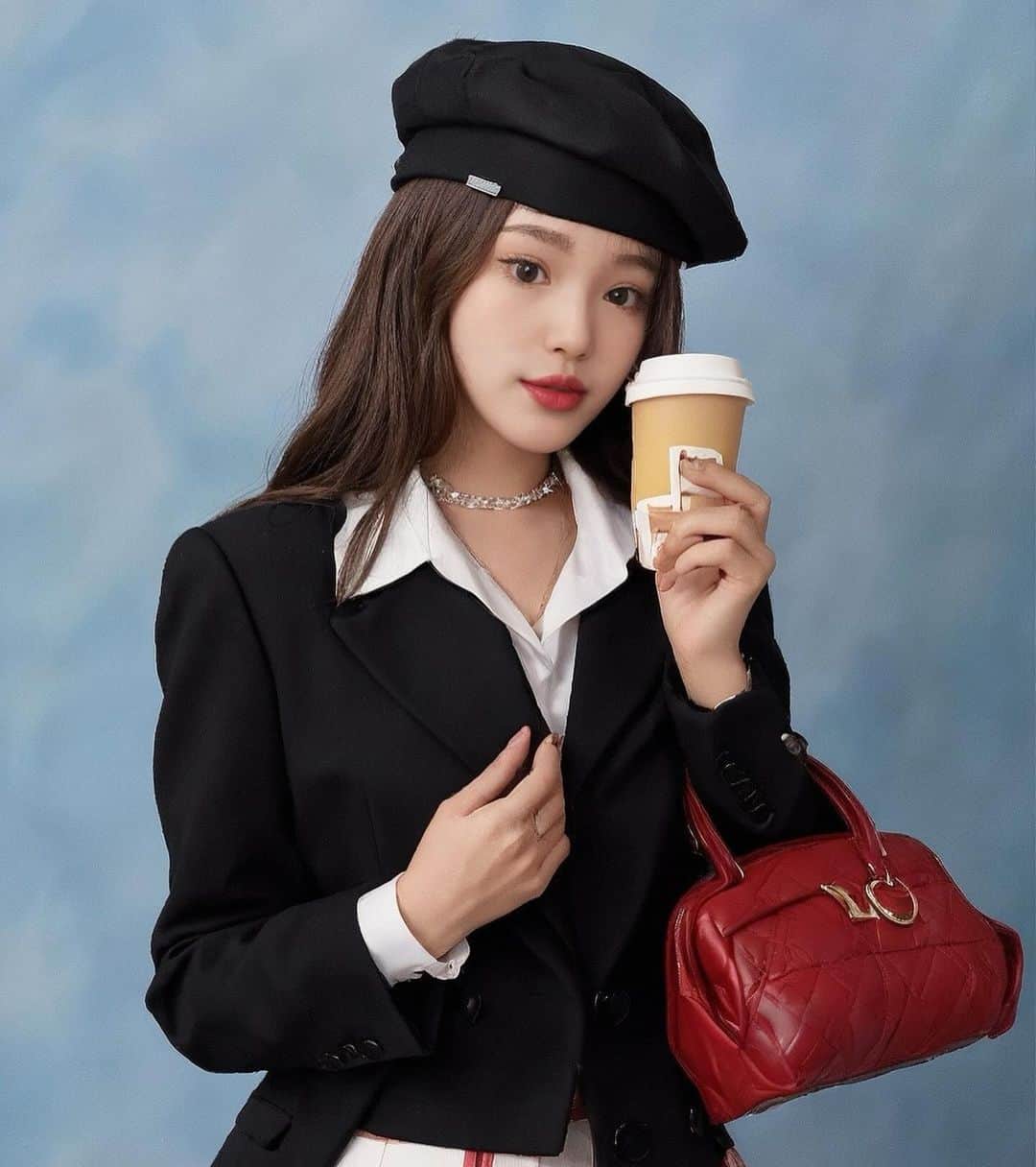 イ・グムヒさんのインスタグラム写真 - (イ・グムヒInstagram)「미쿡에 간 이구미.. 🇺🇸👩🏻‍🎓💞 私もやってみた🇺🇸👩🏻‍🎓 アメリカの学生グミはどうですか？💞  #yearbook #epik #イヤーフック #이어북ai」9月28日 18時47分 - geumhee1012
