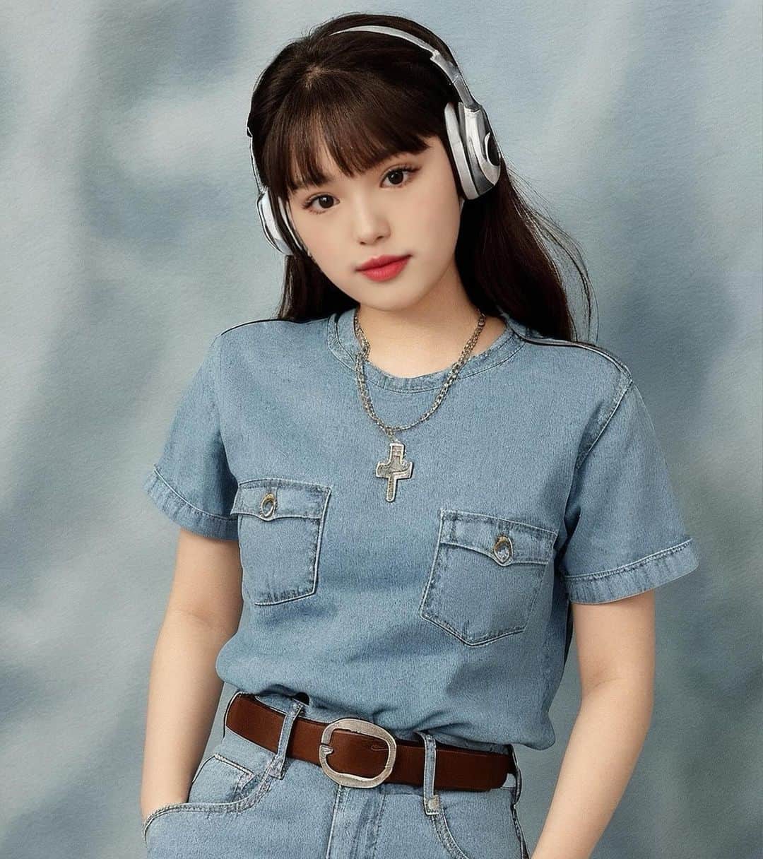 イ・グムヒさんのインスタグラム写真 - (イ・グムヒInstagram)「미쿡에 간 이구미.. 🇺🇸👩🏻‍🎓💞 私もやってみた🇺🇸👩🏻‍🎓 アメリカの学生グミはどうですか？💞  #yearbook #epik #イヤーフック #이어북ai」9月28日 18時47分 - geumhee1012