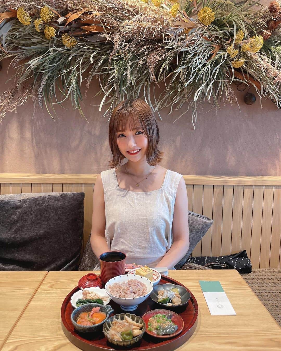 小林智絵さんのインスタグラム写真 - (小林智絵Instagram)「. . . . . . おばんざい〜🍚🤎 . . 身体に良いごはんって最高だよね^ ^ . . . . . #らかん果 #神宮前らかん果 #神宮前カフェ #神宮前グルメ #神宮前ランチ #外苑前グルメ #外苑前カフェ #外苑前ランチ #カフェコーデ #ベージュコーデ #韓国コーデ #グッチ #グッチバッグ #ボブ #ボブアレンジ #ボブヘアアレンジ #外ハネボブ #イエベ秋 #イエベ秋メイク #イエベ #イエベメイク #年齢逆行アイドル」9月28日 19時15分 - kobayashichie_1012