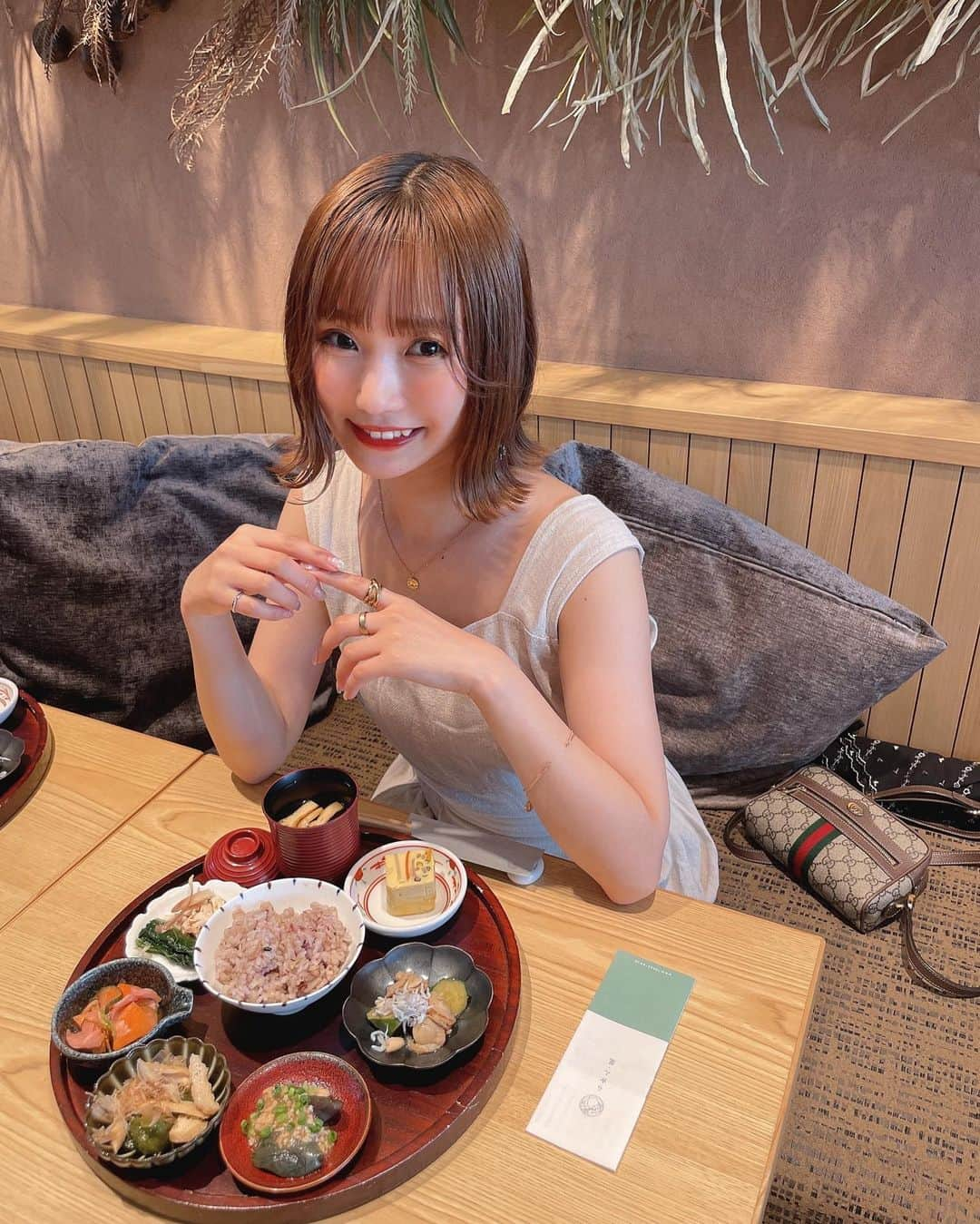 小林智絵さんのインスタグラム写真 - (小林智絵Instagram)「. . . . . . おばんざい〜🍚🤎 . . 身体に良いごはんって最高だよね^ ^ . . . . . #らかん果 #神宮前らかん果 #神宮前カフェ #神宮前グルメ #神宮前ランチ #外苑前グルメ #外苑前カフェ #外苑前ランチ #カフェコーデ #ベージュコーデ #韓国コーデ #グッチ #グッチバッグ #ボブ #ボブアレンジ #ボブヘアアレンジ #外ハネボブ #イエベ秋 #イエベ秋メイク #イエベ #イエベメイク #年齢逆行アイドル」9月28日 19時15分 - kobayashichie_1012