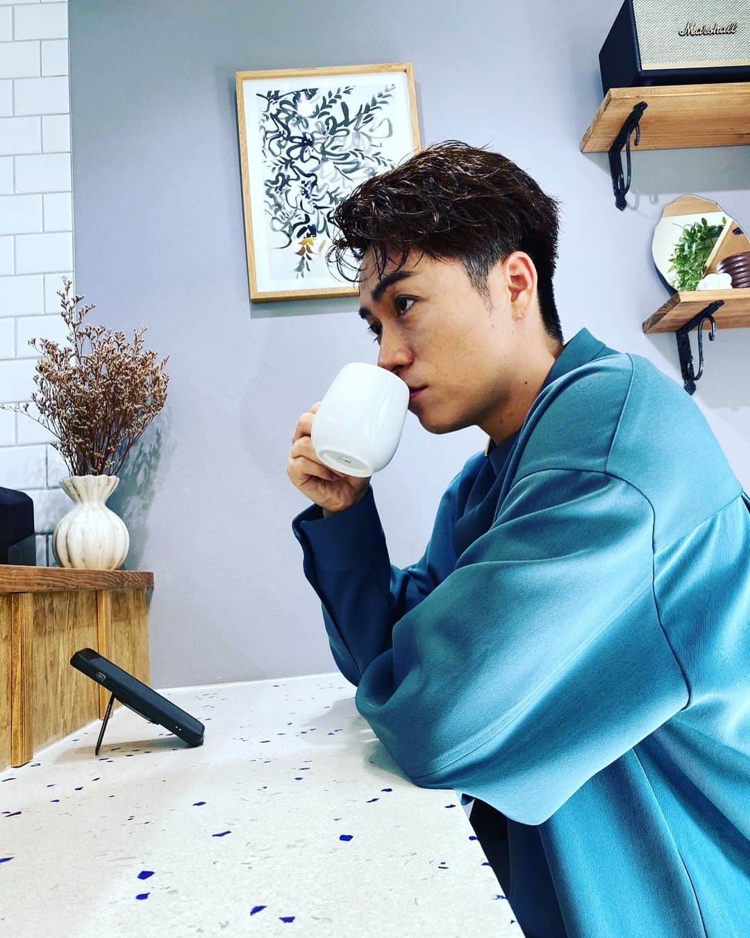 exileパフォーマンス研究所さんのインスタグラム写真 - (exileパフォーマンス研究所Instagram)「☕️It’s breaking time ☕️  Did you have some coffee today?  今日もお疲れ様でした🫶  #coffee」9月28日 18時48分 - exile_tetsuya_epi