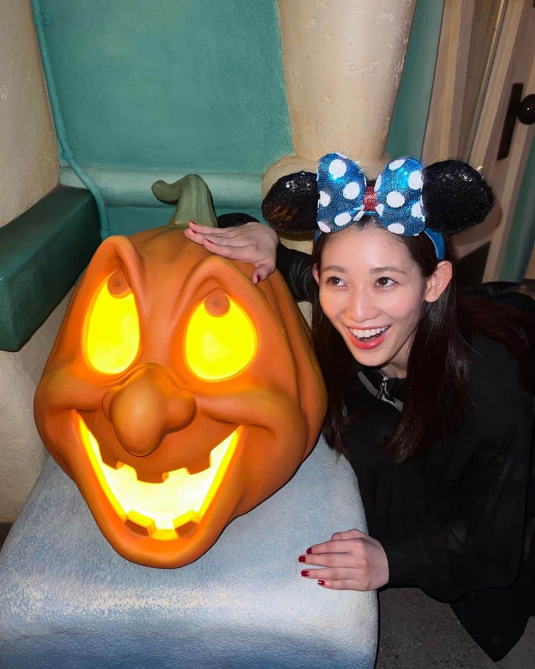 秋本帆華さんのインスタグラム写真 - (秋本帆華Instagram)「. 違う顔見つける度に撮ってた🎃 似てる〜🎃？  #ディズニーハロウィン #ディズニー」9月28日 18時51分 - honoka_akimoto_official