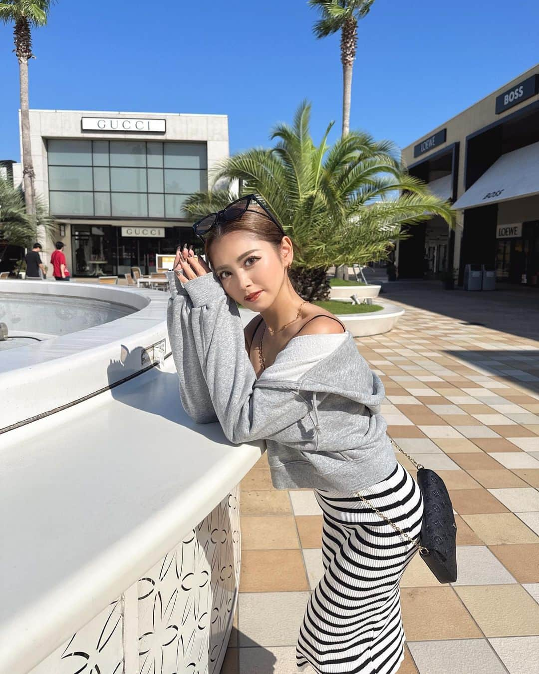 なかむらあんさんのインスタグラム写真 - (なかむらあんInstagram)「今日33℃だったっ〜🥵☀️ もうそろ10月なのにまだまだ暑いですねぇ〜。  中はボーダーのキャミワンピ😗🫶 @__milkyway.official のでし🩵️🫧」9月28日 18時54分 - popotsun_1127