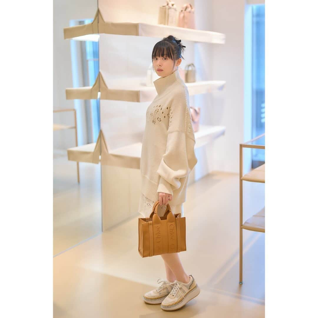 莉子さんのインスタグラム写真 - (莉子Instagram)「銀座三越にてChloéのWoodyコレクションのポップアップブティックが9月27日より1週間オープンするのでお邪魔しました🧳  可愛いバッグに素敵な店内でした☺︎  #chloe」9月28日 18時59分 - riko_riko1204