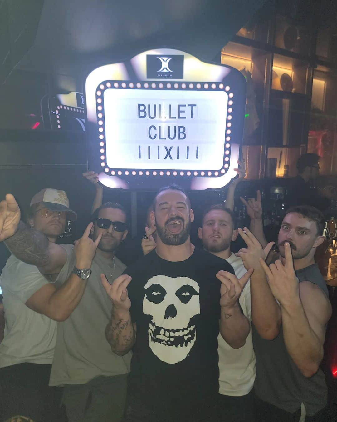 デビッド・フィンレーさんのインスタグラム写真 - (デビッド・フィンレーInstagram)「Bullet Club takes over Tokyo. MD4R.」9月29日 5時50分 - supersuperdave