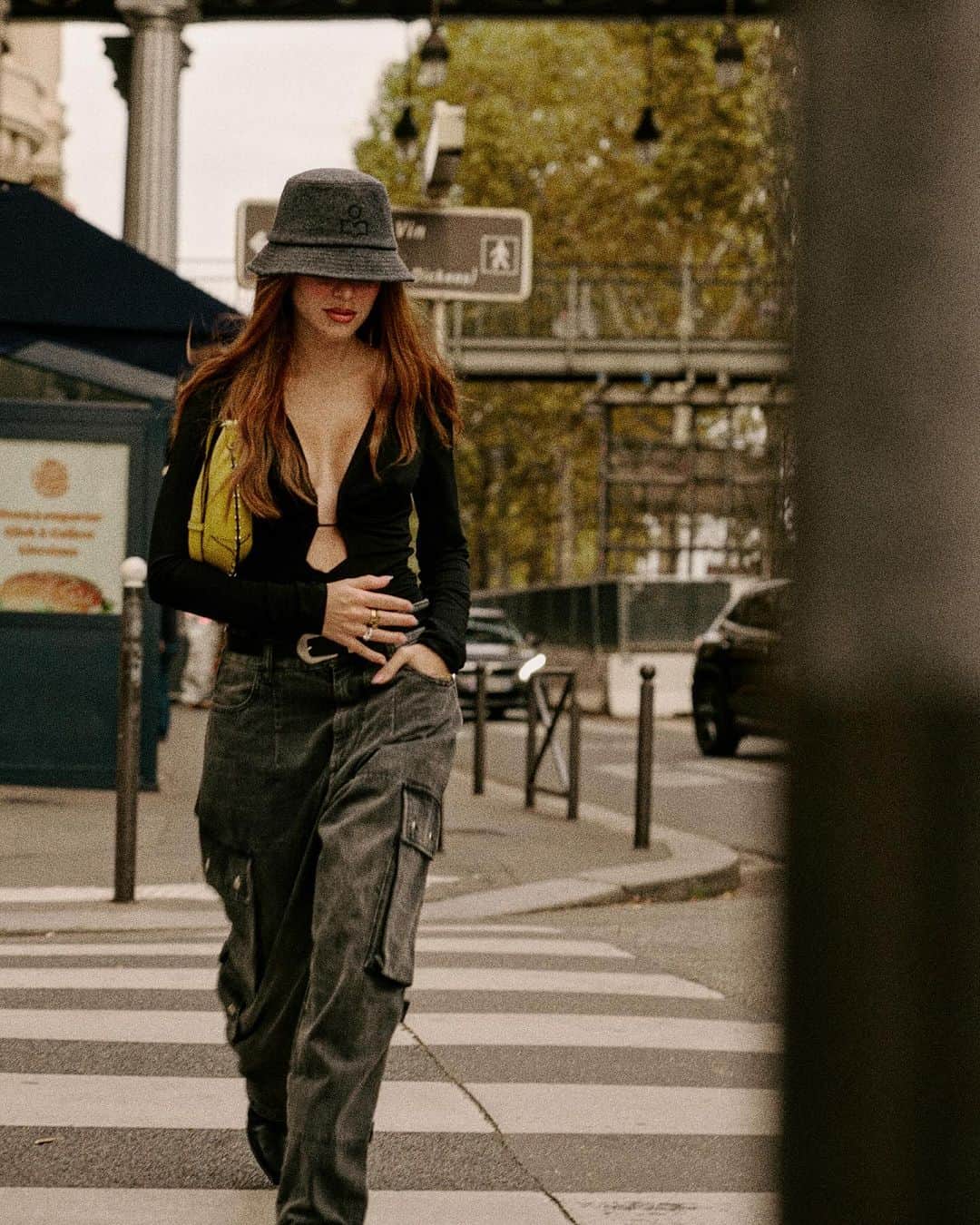 マリ・マリアさんのインスタグラム写真 - (マリ・マリアInstagram)「🌌 @isabelmarant  Muito incrível ver esse show de perto. @shopsjardins deixando tudo mais especial! Foto: @euthiagobruno  Look: @isabelmarant Styling: @yanacioli  PR: @mr.pedrorocha」9月29日 5時53分 - marimaria