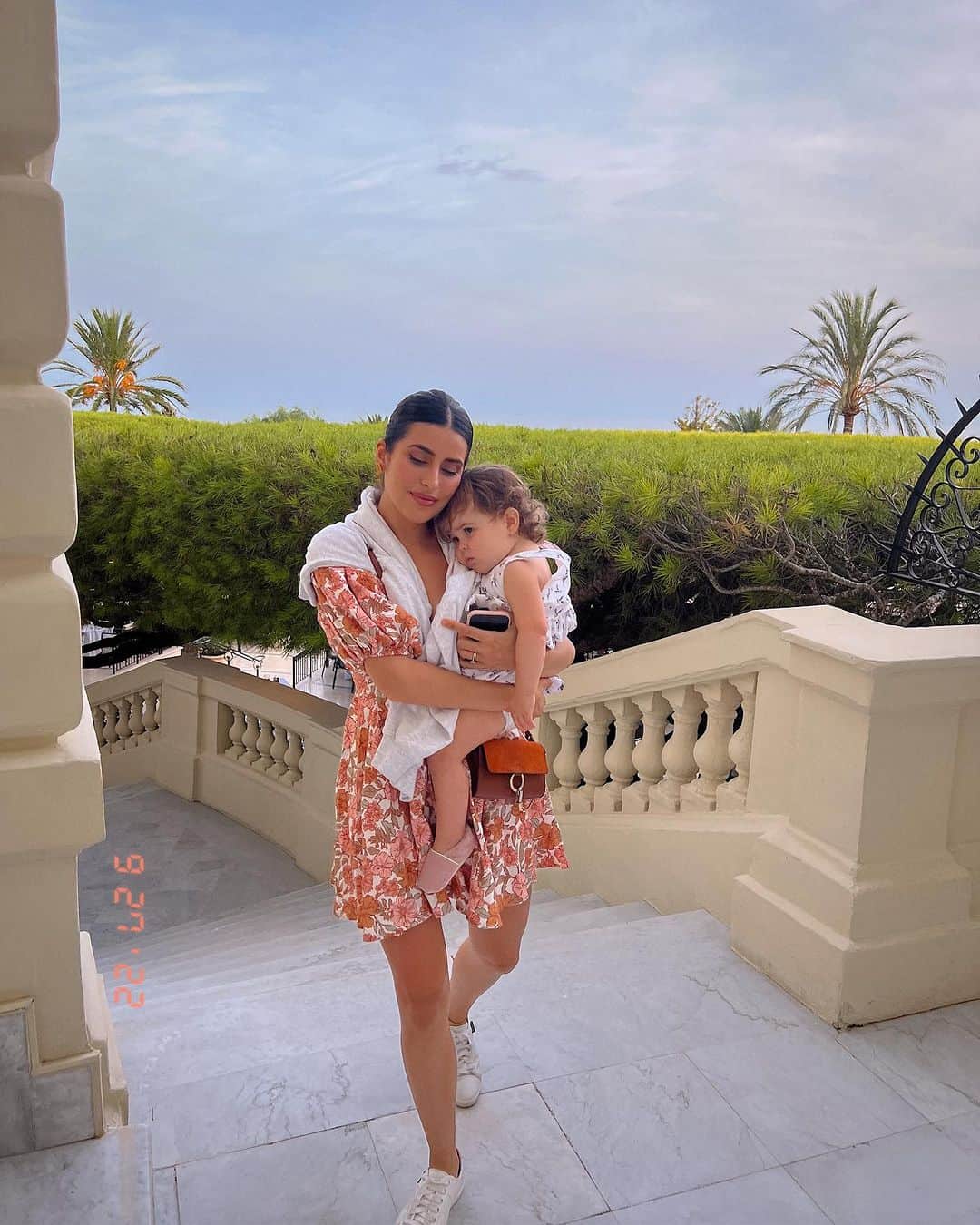 Sazan Hendrixさんのインスタグラム写真 - (Sazan HendrixInstagram)「A getaway to Dallas with my middle child was everything my heart needed 💖 We laughed, explored, and shared stories that made our bond even stronger. As a mom, these moments are my treasures, and I'm determined to create more with each of my incredible kids. Last pic was exactly a year ago..time flies! 🥹🫶🏽 #AmariAdventures #mommylife」9月29日 4時26分 - sazan