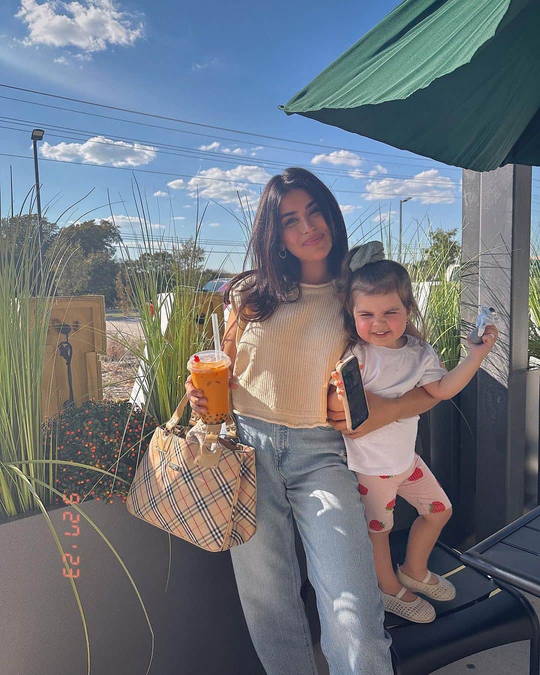 Sazan Hendrixのインスタグラム：「A getaway to Dallas with my middle child was everything my heart needed 💖 We laughed, explored, and shared stories that made our bond even stronger. As a mom, these moments are my treasures, and I'm determined to create more with each of my incredible kids. Last pic was exactly a year ago..time flies! 🥹🫶🏽 #AmariAdventures #mommylife」