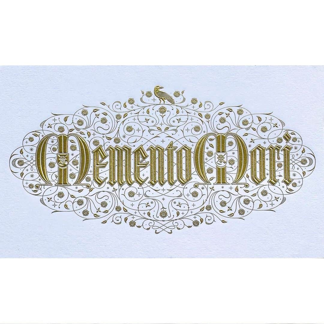 Seb Lesterさんのインスタグラム写真 - (Seb LesterInstagram)「***Update - 27 left***✨‘Memento Mori’ 👉 limited edition mini-print now in my shop at seblester.com/shop - link in profile.✨#mementomori #lettering #calligraphy #seblester」9月29日 4時57分 - seblester