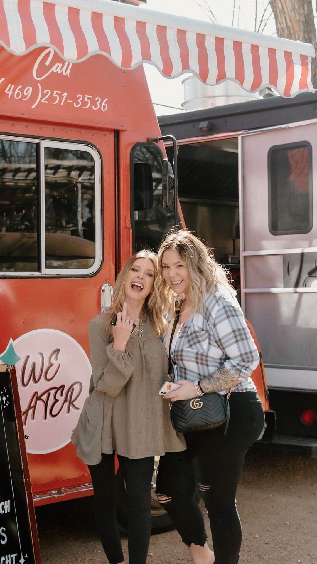 のインスタグラム：「Oh @kaillowry , how do you get yourself in these precarious scenarios? 😹 Are you picking your GYN over other appointments? Let us know!」