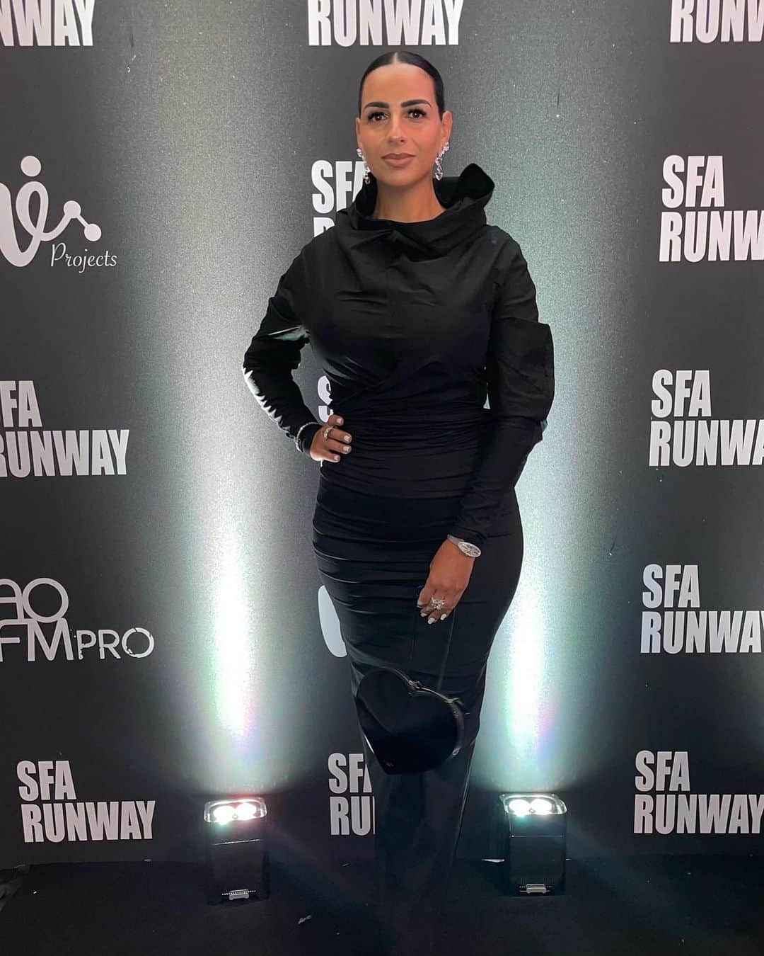 クル・ズマさんのインスタグラム写真 - (クル・ズマInstagram)「London Fashion Week at the @sfarunway , Thanks Jalila for having Us it was Amazing 🤍  🪄 Styled by @yesipgnu  🪭 Mrs in full @maisonalaia  🎩 Mr in @newbottega & @chanelofficial  💎 Mrs & Mr by @mjjonesofficial」9月29日 5時24分 - kurtzouma