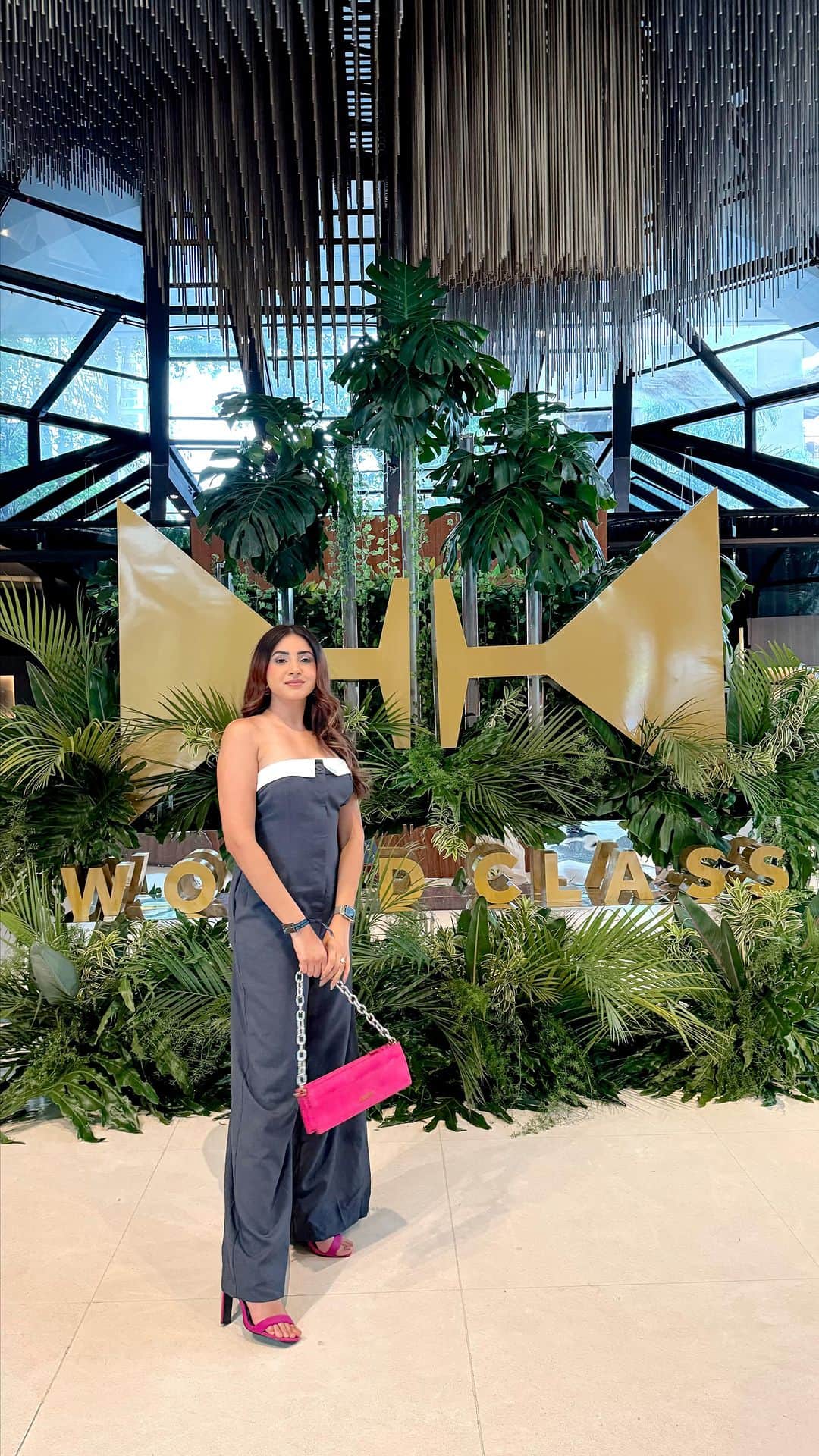 Aashna Shroffのインスタグラム：「Welcome to World Class 2023!!🥂  So excited to be here in São Paulo for the finale, and even more excited that our candidate representing India, @pocket_dynamyte, made it to the top 12 bartenders of the world! The last 2 days have been full of great cocktails and great company, and I can’t wait for the finale tonight!✨  @worldclass @worldclassin  #WorldClass2023 #MakeItWorldClass #AGlassOfWorldClass #IndiaatWorldClass #WorldClassIndia #DrinkResponsibly  @tanquerayindia #MakeItATen #NoTen」