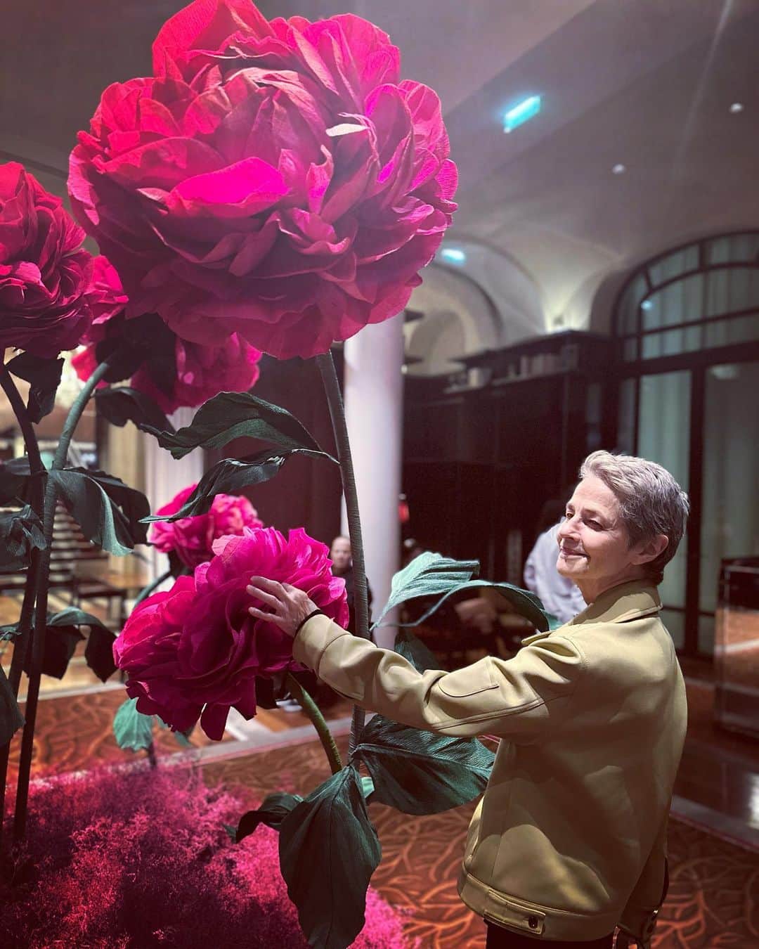 ミッキー・サムナーのインスタグラム：「C. Rampling 🌹❤️」