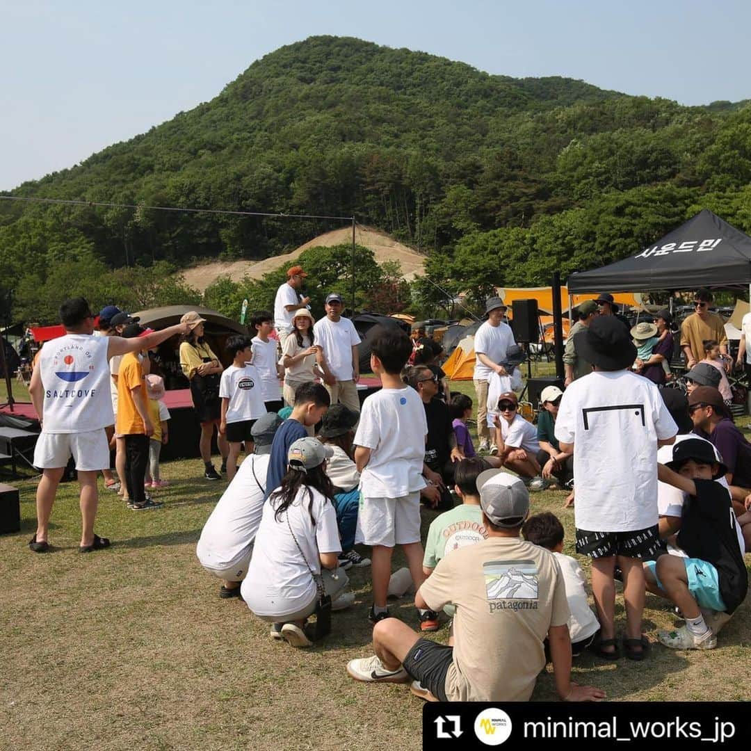 UNBY GENERAL GOODS STOREさんのインスタグラム写真 - (UNBY GENERAL GOODS STOREInstagram)「#Repost @minimal_works_jp  ・・・ 🔥イベント情報🔥  「MINIMAL WORKS OFFICIAL 1st INVITATION」  日本初のMINIMAL WORKS OFFICIAL 1st INVITATIONを行います。  参加する皆様にミ二マルワークスのノベルティをプレゼント。その他、複数コンテンツをご用意しております。  ■申込受付期間：2023年9月27日(水)~10月12日(木)迄 @minimal_works_jp プロフィールリンク、UNBYストーリー内リンクよりご応募下さい。 【https://www.unby.jp/f/mw_1stinvitation】  ■開催日：2023年11月25日(土)～26日(日) ■会場：大野地ファミリーキャンプ場（静岡県裾野市須山 2934-3）※雨天決行・荒天中止  ■定員：30組 ※応募総数を超えた場合、抽選となりますので予めご了承ください。 ★参加必須条件：イベント当日MINIMAL WORKSかTRAVEL CHECKのテント・シェルターを設営すること。 ※他社のテント・シェルターは設営不可。※他社タープ・ファニチャーは使用可能。  ■チケット代金：1サイト11,000円(税込) ■別途イベント保険加入(必須)：1人当たり500円  ■チケット規定 - 1サイト(10×10m）  - 大人4名様まで。子ども上限なし。ペット上限なし。 - 1泊2日のキャンプ。ウェルカムギフト付。イベントコンテンツ・限定景品・商品特別割引あり。 ※前室のあるテント1張り、またはバックパック用のテント2張りまで可能。シェルター・タープを設置する場合は合計3張りまでとなります。 ※車両は乗り入れ。サイト内に収まれば台数制限なし。超過の場合、イベント外駐車場にて駐車可能。 ※全て区画内に収まるように設営をお願いいたします。  ■追加人員 定員超過時、大人1人2,200円追加費用発生。  ●チェックイン：11月25日(土) 9:30-11:30 ●チェックアウト：11月26日(日) 12:00  ⚠️ 初心者🔰ファミリー👨‍👩‍👦ソロ👨‍🦰大歓迎！ サイトが10×10(m)なのでソログルで来ていただいても大丈夫です😆👍  ご家族による重複応募はご遠慮ください。 グループ応募により複数当選した場合、キャンセル対応は致しかねますので予めご了承くださいませ。  _ #ミニマルワークス #minimalworks #MWJPインビテーション #アウトドアイベント #キャンプイベント #大野路ファミリーキャンプ場 #ファミリーキャンプ #カップルキャンプ #ソロキャンプ　#バイカーキャンプ #オートキャンプ #グルキャン #キャンパー #アウトドアライフ #アウトドアすきな人と繋がりたい #キャンパーさんと繋がりたい #焚き火 #キャンプファイヤー #テント #シェルター #ギア #富士山が見える #キャンプ場 #秋キャンプ #冬キャンプ #キャンプ飯 #キャンプギア #限定イベント  @minimal_works  @minimal_works_jp  @unby_official  楽しみすぎますー😭ほんとにほんとに皆様にお会いしたいです！😭」9月28日 20時48分 - unby_official