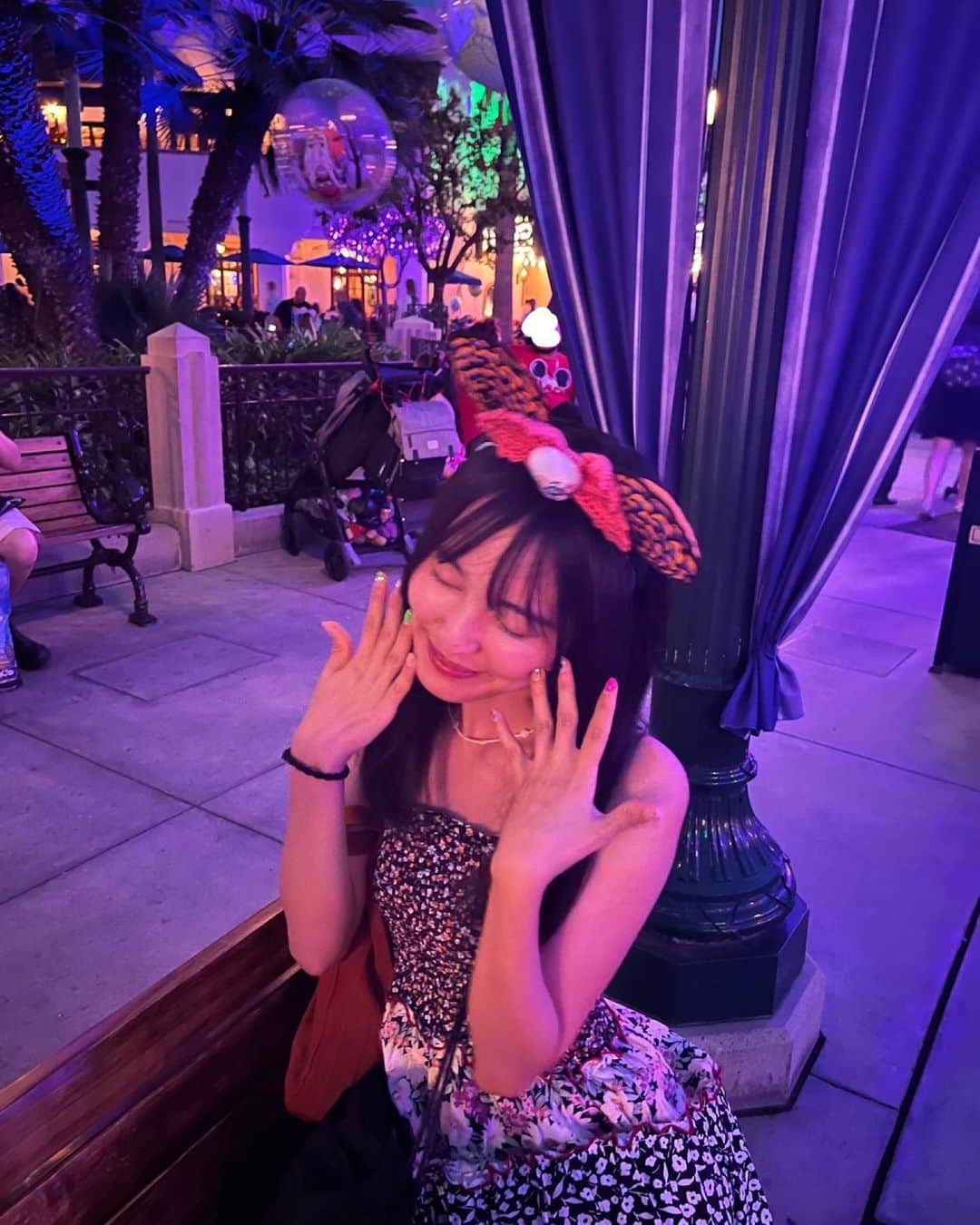 堀口日萌さんのインスタグラム写真 - (堀口日萌Instagram)「カリフォルニアディズニー行ってきたんよ🎡🎢🎠 夢見心地すぎて！何も！覚えてない💢💢💢 動画は撮ってある！えらい！またあげる！ お気に入りはインクレディブルコースターです 今度は家族と行きたいなー🫧🫧  #カリフォルニアディズニー #ディズニーランド #ディズニー #アメリカ #カリフォルニア #california #disney #disneyland #anaheim #大学生 #堀口日萌  一枚ガビガビの写真があります あれだけ日萌の携帯で撮ったやつやねん、、 他の綺麗なのは友達に撮ってもらったありがとう😭」9月28日 20時57分 - himechannel_0624