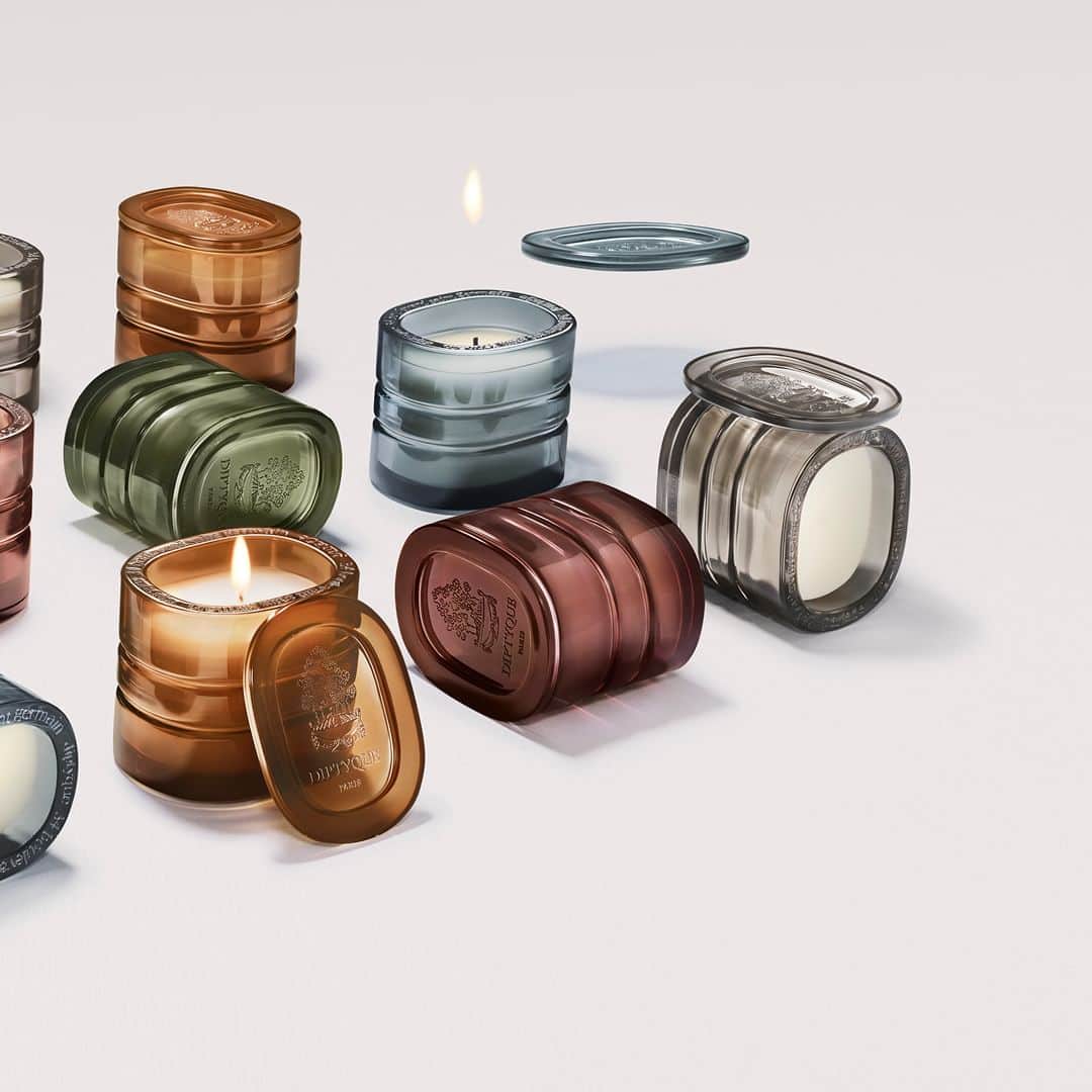 ディプティックさんのインスタグラム写真 - (ディプティックInstagram)「Five secret places… …reveal themselves in the Les Mondes de Diptyque collection. Through its scent, each candle tells the story of an extraordinary place where nature and culture meet, where the imagination wanders free. A stationary journey through a dreamlike world. #Diptyque #LesMondesdeDiptyque #PremiumCandle #Refillable」9月28日 20時57分 - diptyque