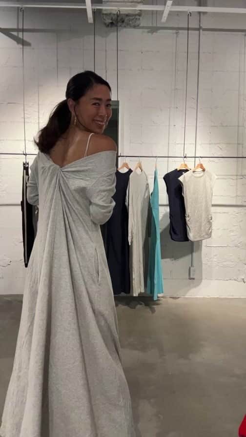 野沢和香のインスタグラム：「明日２９日金曜21：00発売〜のアイテムを紹介させていただきました✨🤍 ありがとうございました🙏 明日ぜひよろしくお願いします✨🤍🙇‍♀️😊」