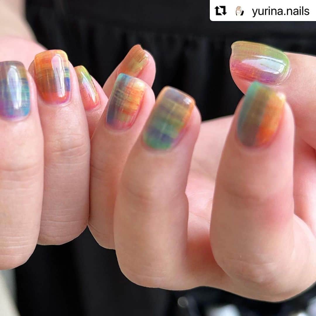 LEAFGEL PREMIUMさんのインスタグラム写真 - (LEAFGEL PREMIUMInstagram)「📸 @yurina.nails 🤎  カラフルでかわいチェック柄にCanvas Art seriesをご使用いただいております👩🏻‍🎨✨  秋らしくってとってもかわいいです🍂🫶🏻 みなさまも是非参考になさってください❤️  #Repost @yurina.nails with @use.repost ・・・ . design𓂃 @manon____nail  @yurina.nails  . 10本チェックも最強に可愛かった😮‍💨😮‍💨🤍 今回は @leafgel_premium さんから 9/5に発売された新色全色使って作りました◎ 621〜628 計8色 . . . . ●free design ¥9,800〜（当店オフ500円、他店オフ1,000円） ※別途yurina指名料 . . . 🍁ご新規様限定のお得なクーポン🍁 . トップ画面の予約サイトから 以下のメニューを選択してご予約ください . @manon____nail_yui  【Hand】 yui 10本フルアート(ご新規様限定）¥9,000 オフ込み  . @manon____nail_miyuu  【Hand】 miyuu 10本フルアート(ご新規様限定）¥9,000 オフ込み . . ※2000円オフの特別クーポンは8月末で終了しました . . ※ご予約はこちらから↓ https://su7.jp/manon/r（トップ画面からアクセス可） お問い合わせはLINEやDMからお気軽にどうぞ◎ LINE:［@116iputr］▶︎@含めて検索 . . 📍大阪市西区北堀江2-8-17 オービットステージ北堀江401 長堀鶴見緑地線西大橋駅3番出口徒歩1分」9月28日 21時13分 - leafgel_premium