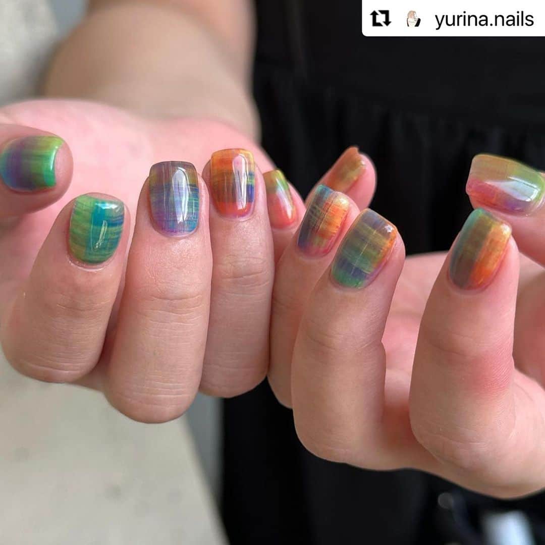 LEAFGEL PREMIUMさんのインスタグラム写真 - (LEAFGEL PREMIUMInstagram)「📸 @yurina.nails 🤎  カラフルでかわいチェック柄にCanvas Art seriesをご使用いただいております👩🏻‍🎨✨  秋らしくってとってもかわいいです🍂🫶🏻 みなさまも是非参考になさってください❤️  #Repost @yurina.nails with @use.repost ・・・ . design𓂃 @manon____nail  @yurina.nails  . 10本チェックも最強に可愛かった😮‍💨😮‍💨🤍 今回は @leafgel_premium さんから 9/5に発売された新色全色使って作りました◎ 621〜628 計8色 . . . . ●free design ¥9,800〜（当店オフ500円、他店オフ1,000円） ※別途yurina指名料 . . . 🍁ご新規様限定のお得なクーポン🍁 . トップ画面の予約サイトから 以下のメニューを選択してご予約ください . @manon____nail_yui  【Hand】 yui 10本フルアート(ご新規様限定）¥9,000 オフ込み  . @manon____nail_miyuu  【Hand】 miyuu 10本フルアート(ご新規様限定）¥9,000 オフ込み . . ※2000円オフの特別クーポンは8月末で終了しました . . ※ご予約はこちらから↓ https://su7.jp/manon/r（トップ画面からアクセス可） お問い合わせはLINEやDMからお気軽にどうぞ◎ LINE:［@116iputr］▶︎@含めて検索 . . 📍大阪市西区北堀江2-8-17 オービットステージ北堀江401 長堀鶴見緑地線西大橋駅3番出口徒歩1分」9月28日 21時13分 - leafgel_premium