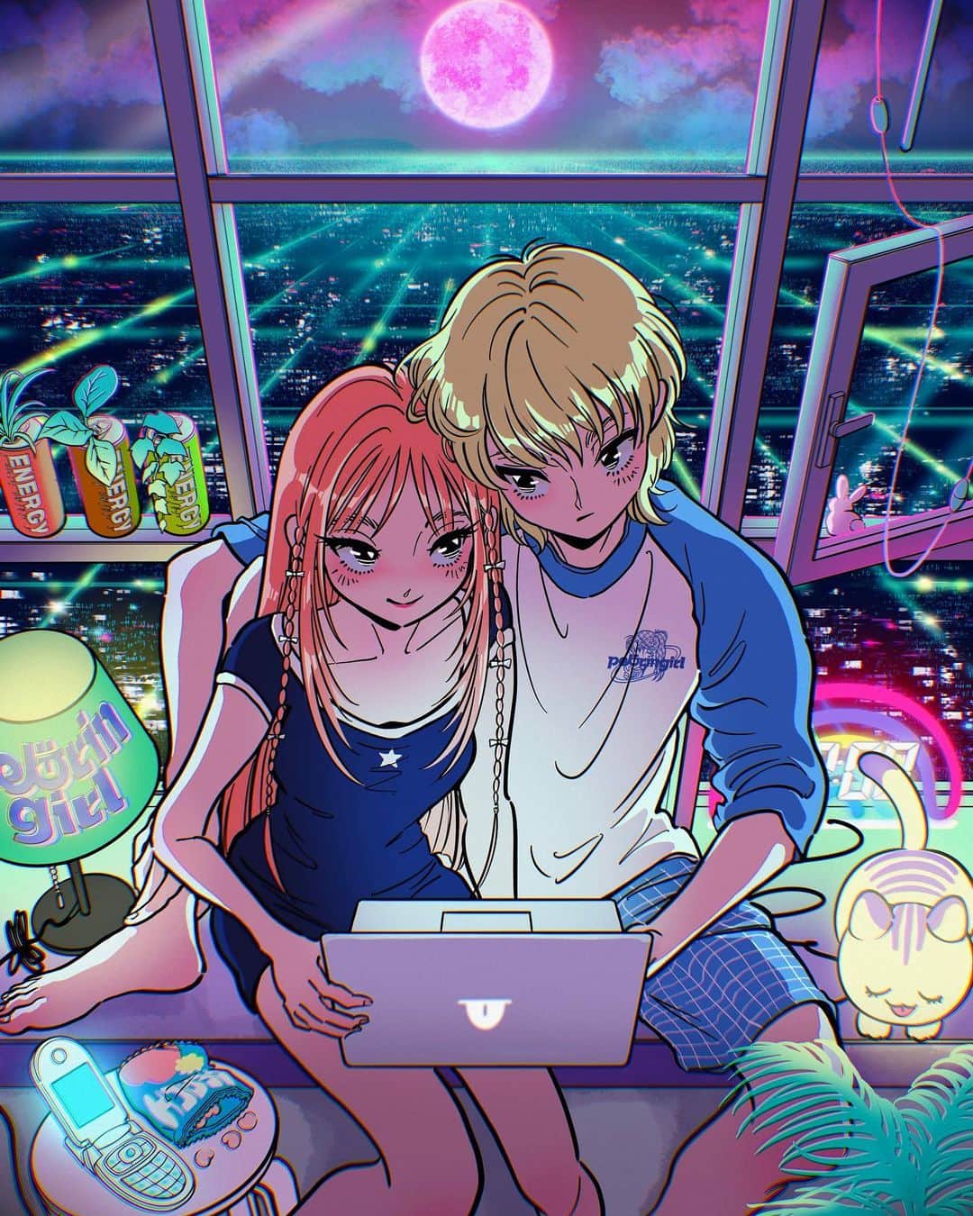 佐藤なつみのインスタグラム：「よそ見👀  ・－・－・－・－・－・－・－・－・－・  久々のカップルイラスト🫰💘 夜中の映画鑑賞、でも集中できない2人〜👼  (隠れている動物もいるから探してみてね)  Look away 👀  Couple illustration after a long time 💘 Two people can't concentrate when watching a movie at midnight~👼  (Some animals are hidden, so look for them)  #エモい #illustration #illustrator #90s  #イラスト#オリジナル #citypop #女の子イラスト #ガールズイラスト #古着男子 #古着女子 #古着コーデ #古着 #イラストレーター #ストリートファッション#カップルイラスト#韓国ファッション」