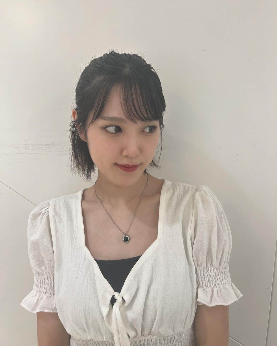 小関舞さんのインスタグラム写真 - (小関舞Instagram)「. 人生初カラコン👁🩶  #カラコン #デビュー」9月28日 21時30分 - mai_ozeki.official