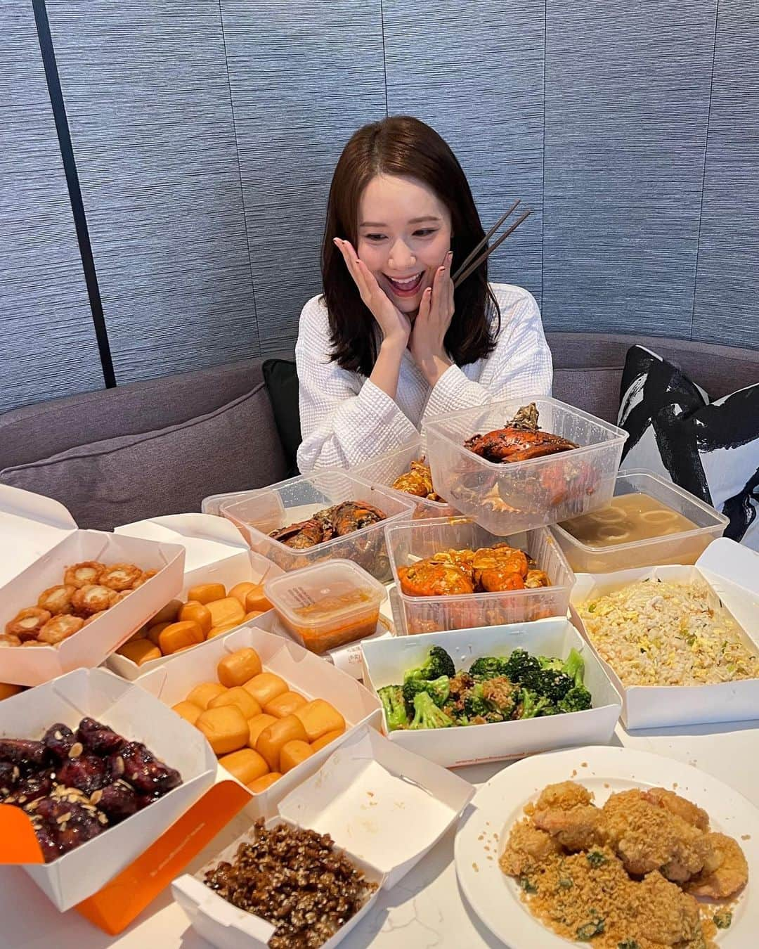 ユナのインスタグラム：「이번 추석은 싱가포르에서 크랩크랩😋」