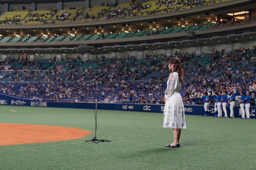 沢井里奈さんのインスタグラム写真 - (沢井里奈Instagram)「⠀ ⠀ 2018年のファイナルシリーズで 国歌独唱を務めさせて頂いて今日で5年🎤🇯🇵🏟  あの時の緊張感は今でも鮮明に覚えています。 貴重な機会に改めて感謝です😭✨  岩瀬仁紀投手の1000試合登板達成の日で とてもメモリアルな試合でした🥹💕💕 ⠀ ⠀ #dragons #ドラゴンズ #国歌独唱」9月28日 21時27分 - sawairina