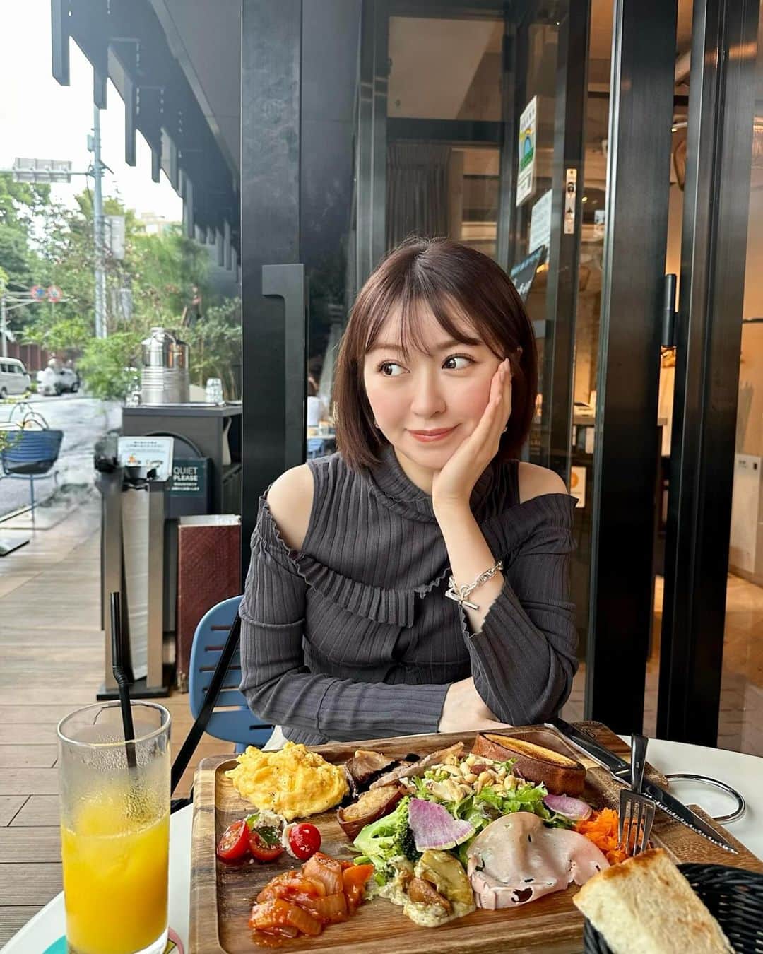 千葉由佳（ちばゆか）さんのインスタグラム写真 - (千葉由佳（ちばゆか）Instagram)「. 🌿🦭🍃  ブランチした日🍽️ @rihka_official の新色を連れて💄」9月28日 21時28分 - chibayuka