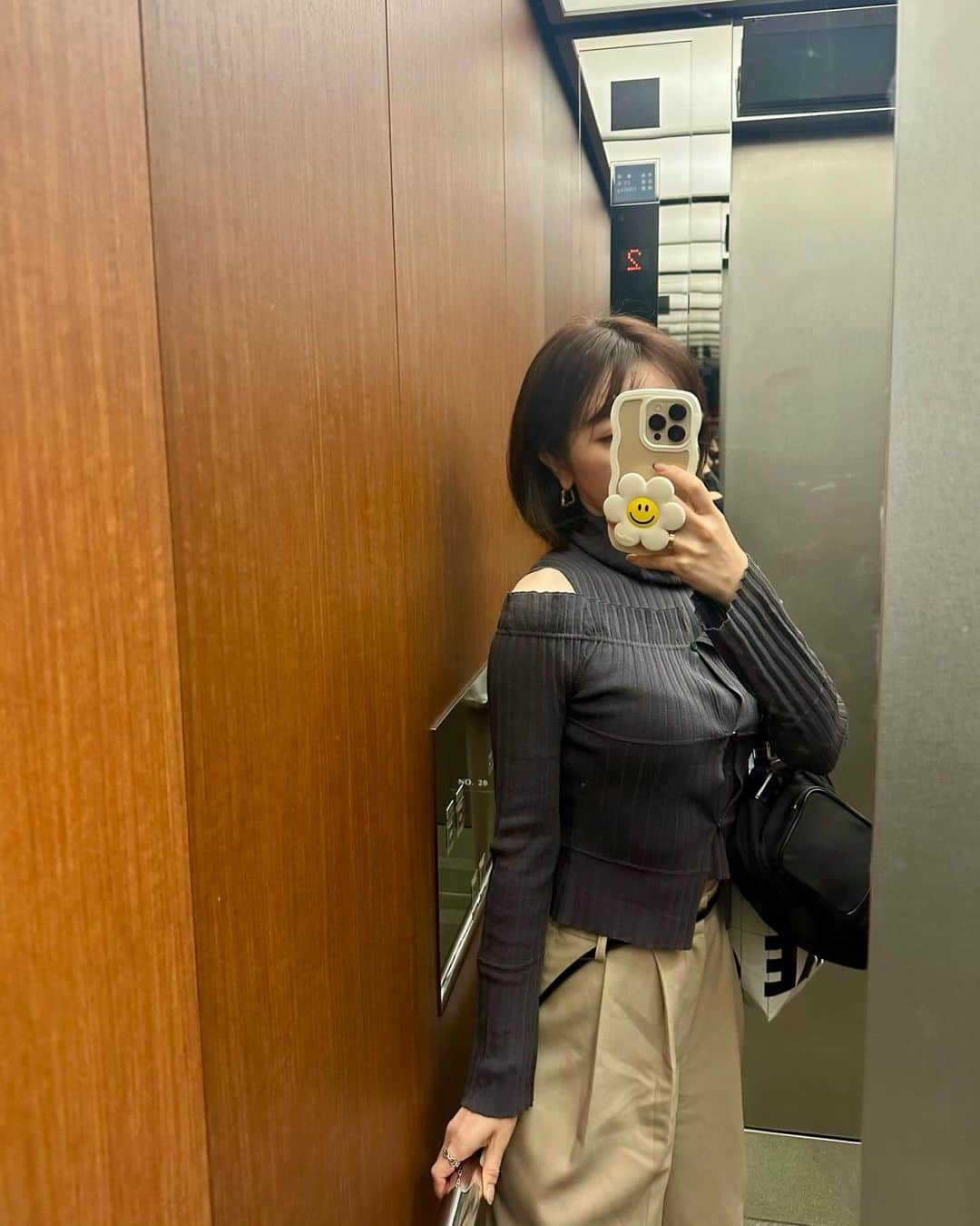 千葉由佳（ちばゆか）さんのインスタグラム写真 - (千葉由佳（ちばゆか）Instagram)「. 🌿🦭🍃  ブランチした日🍽️ @rihka_official の新色を連れて💄」9月28日 21時28分 - chibayuka