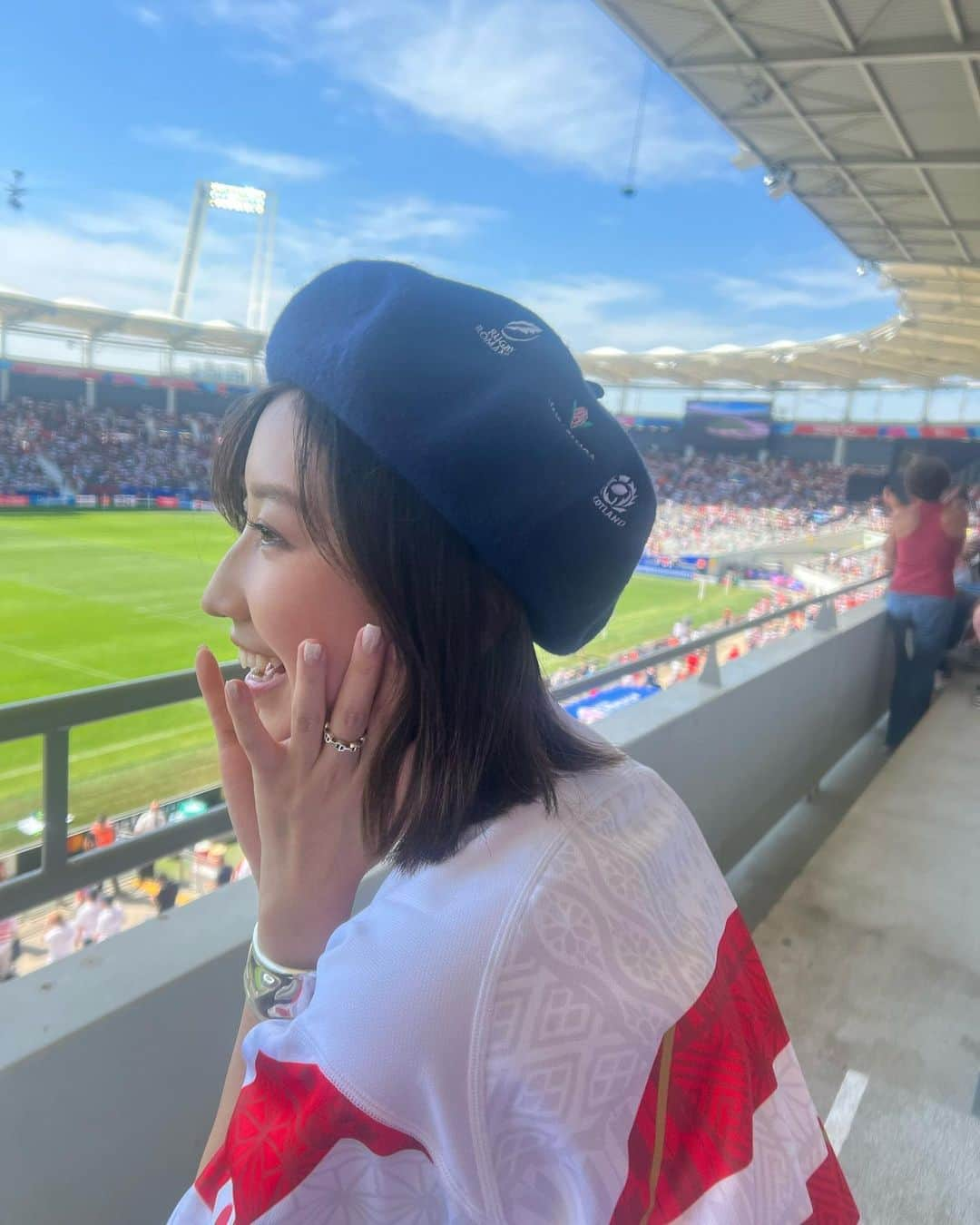 臼井佑奈のインスタグラム：「フランスで売っていた各代表のエンブレムベレー帽🏉❤️🌸 いっぱい写真あるので小出しにしていきます…🇫🇷  #夏休み #RWC2023 #ラグビー #小学校の制服以来のベレー帽 #6年間かぶってたからけっこうしっくりくるわ」