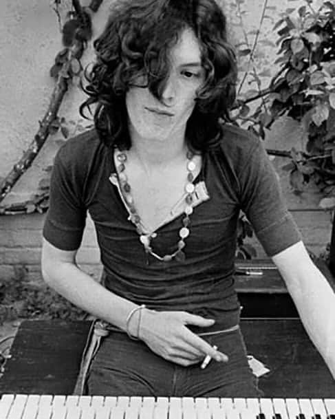 スティーヴ・ウィンウッドのインスタグラム：「1969  📸Chris Walter」