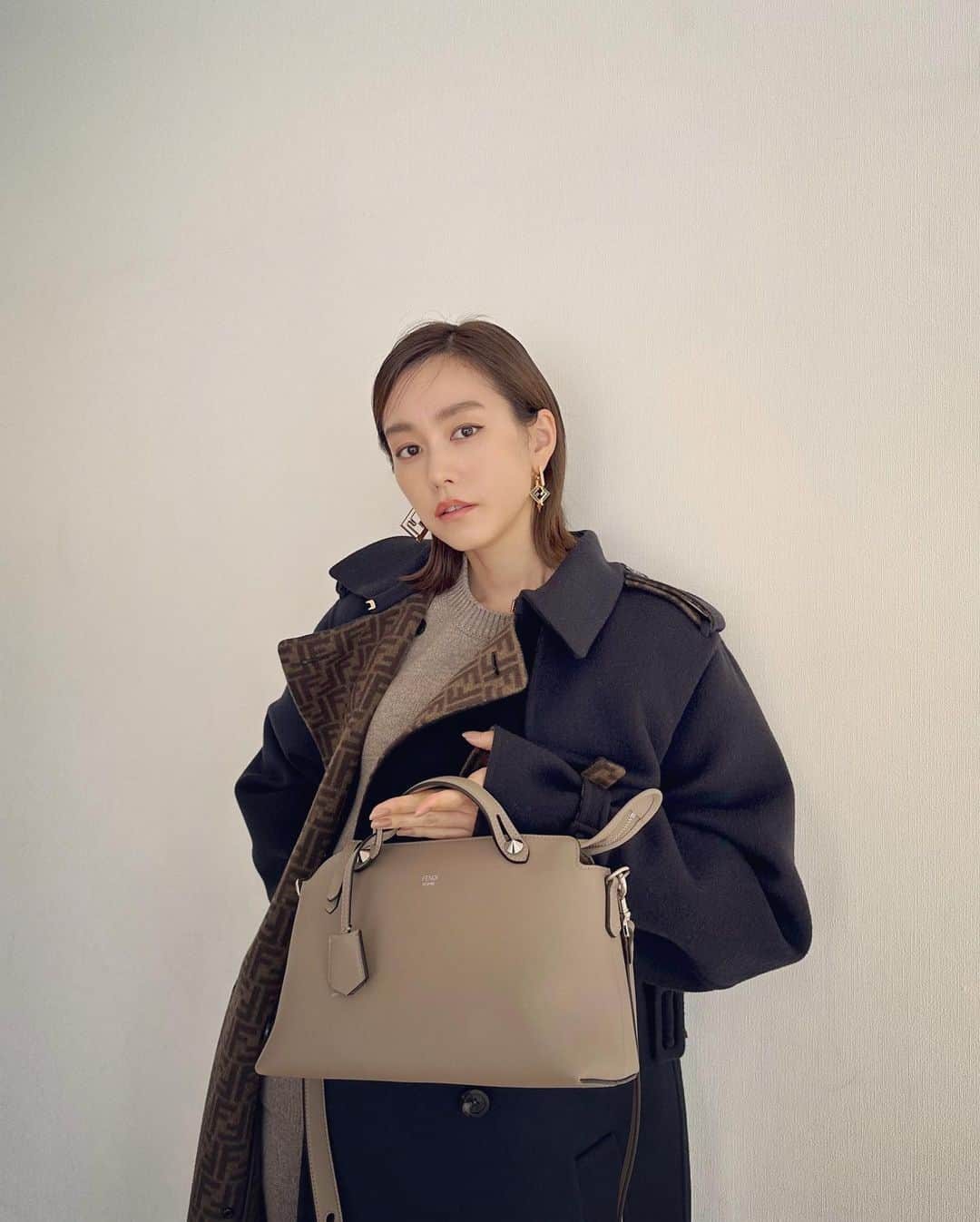 桐谷美玲さんのインスタグラム写真 - (桐谷美玲Instagram)「BY THE WAY👜 大人になった今こそ名品を…♡ #fendi #PR」9月28日 21時48分 - mirei_kiritani_