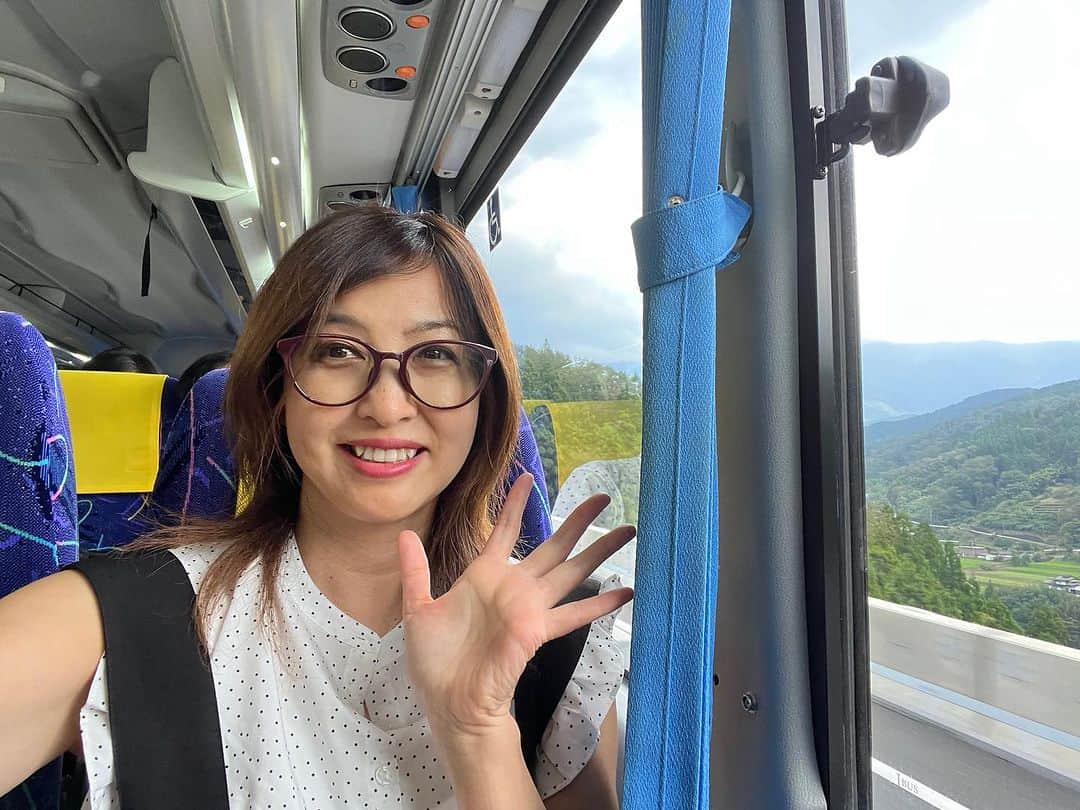吉田由美のインスタグラム：「オトナのバス旅」