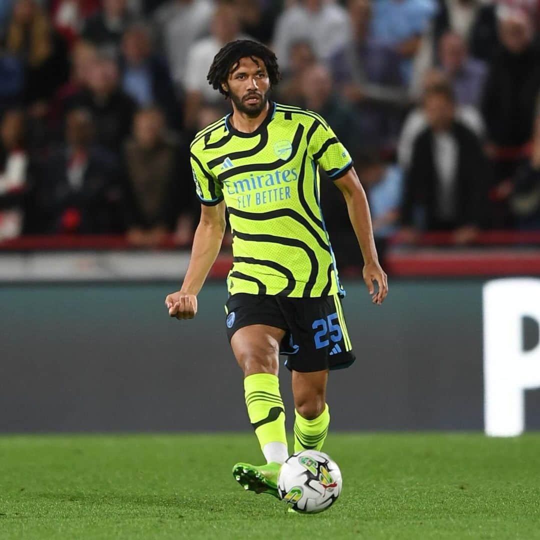 モハメド・エルネニーのインスタグラム：「There is nothing, absolutely nothing, to be compared with going back on pitch after such a long time. And you, Arsenal fans, made it even more special with your warm welcome yesterday, thank you guys ♥️ and a huge thank you to everyone in the club for helping me to come back stronger 💪🏼」