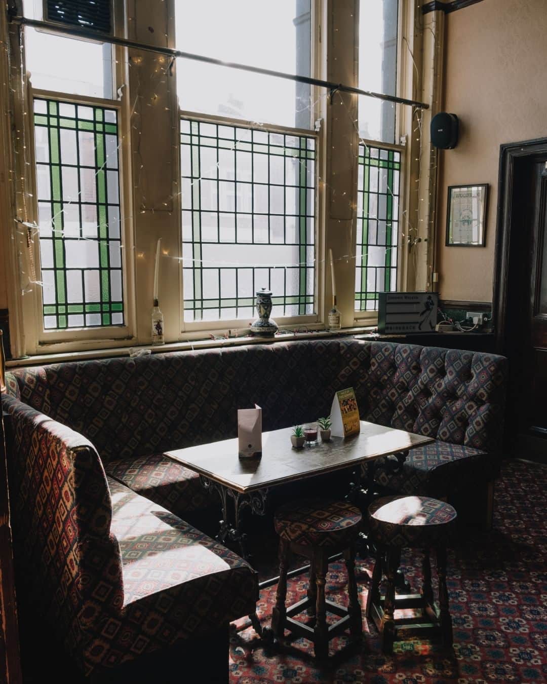 バラクータさんのインスタグラム写真 - (バラクータInstagram)「Time for a pint.  #baracuta #baracutag9 #baracutapeople #britishculture #britishstyle #g9harrington」9月28日 22時00分 - baracuta