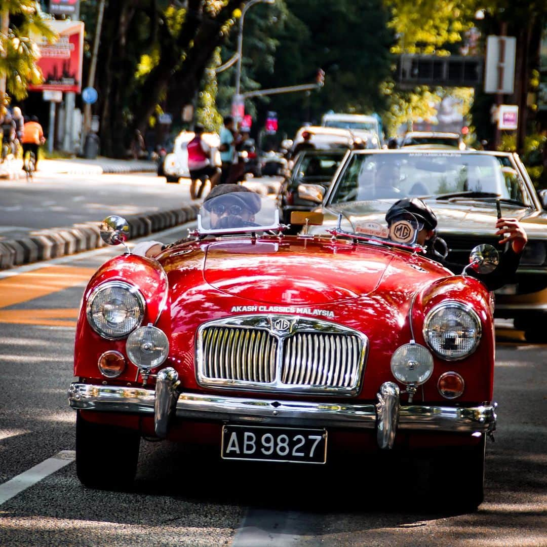 Wak Doyokさんのインスタグラム写真 - (Wak DoyokInstagram)「Jumpa next year guys di Distinguished Gentleman Drive 2024 @gentlemansdrive 🫡 #distinguisedgentlemansride #TakPanaske #AkuYangPakaikoYangPanas #KodahKenapa #WegWak #WakDoyok #LegasiWakDoyok #WDLifeStyle #WakDoyokFC #BeardedGentlemen #Sedagher #MensWear #Fashion #MensFashionReview #StreetFashion #Dapper #Ootd #MensFashionPost #TheMenClub #MenWithClass #Details #Sartorialist #Pittiuomo #Class #British #Usa」9月28日 22時09分 - wakdoyok