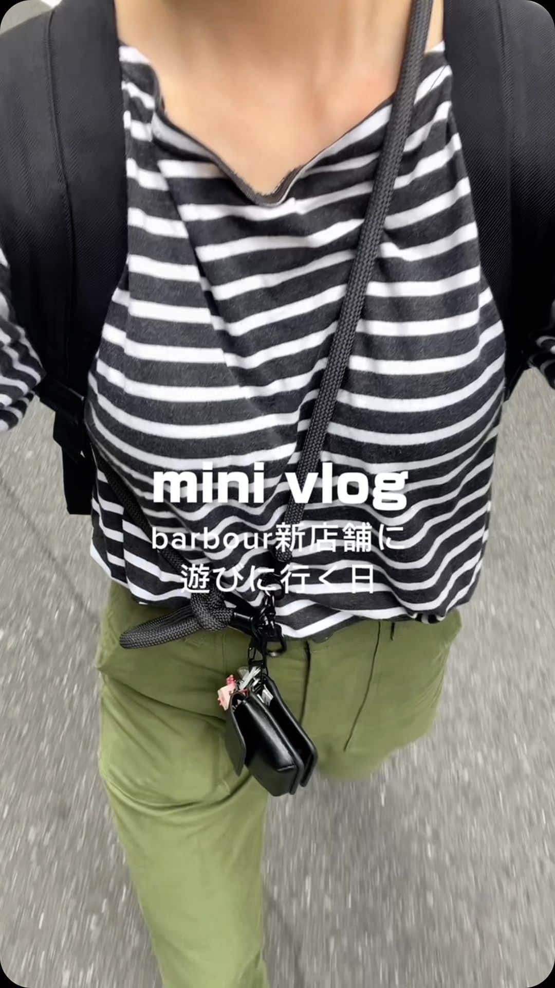 のインスタグラム：「🏡🛋️  大好きな @barbourjapan の 代官山店が明日(9/29)にnew open すると言うことで 本日、一足先のBarbour代官山店に お邪魔してきました🫶✨  店内は英国カントリーをイメージした 落ち着いた雰囲気で BEAUFORT 40周年記念モデルや ウィメンズコレクションが非常に豊富で 終始幸せな空間でした🪿🤍 (ついつい試着し続けてしまい、時間が溶けます🥲笑)  店内では、お買い物はもちろん 購入品に刺繍を入れられたり リワックスができるので お買い物するなら、絶対代官山店にいきたいです🫢♡  ぜひ、皆様も足を運んでみてください🚶☕️ . . . #Barbour#バブアー#バブアー代官山#ootd#日々#シンプル#シンプルコーデ#メンズライク #夏コーデ#サムオム#somomandco#サムオムアンドコー#シティーポップ#シティボーイ #シティポップ#ストリートシック#ストリートコーデ #ストリート#アウトドアファッション#popey#ポパイ#cityboy#citystyle」